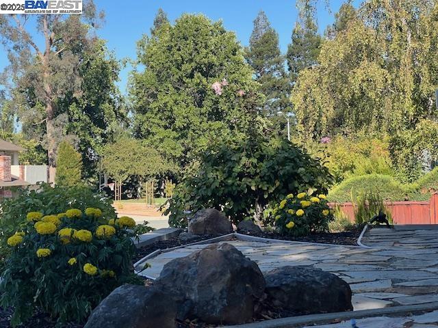Detail Gallery Image 4 of 35 For 7758 Forsythia Ct, Pleasanton,  CA 94588 - 4 Beds | 2 Baths