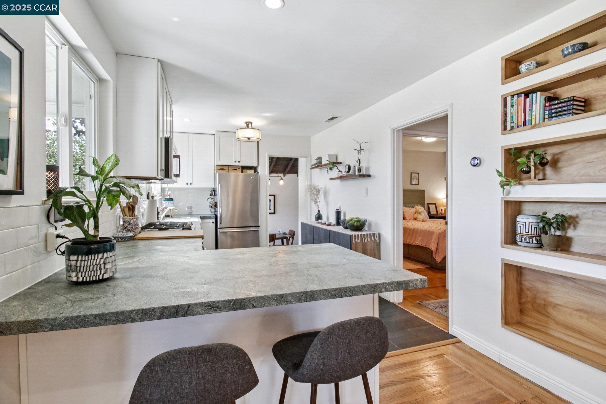 Detail Gallery Image 14 of 55 For 475 Nabor St, San Leandro,  CA 94578 - 2 Beds | 1 Baths