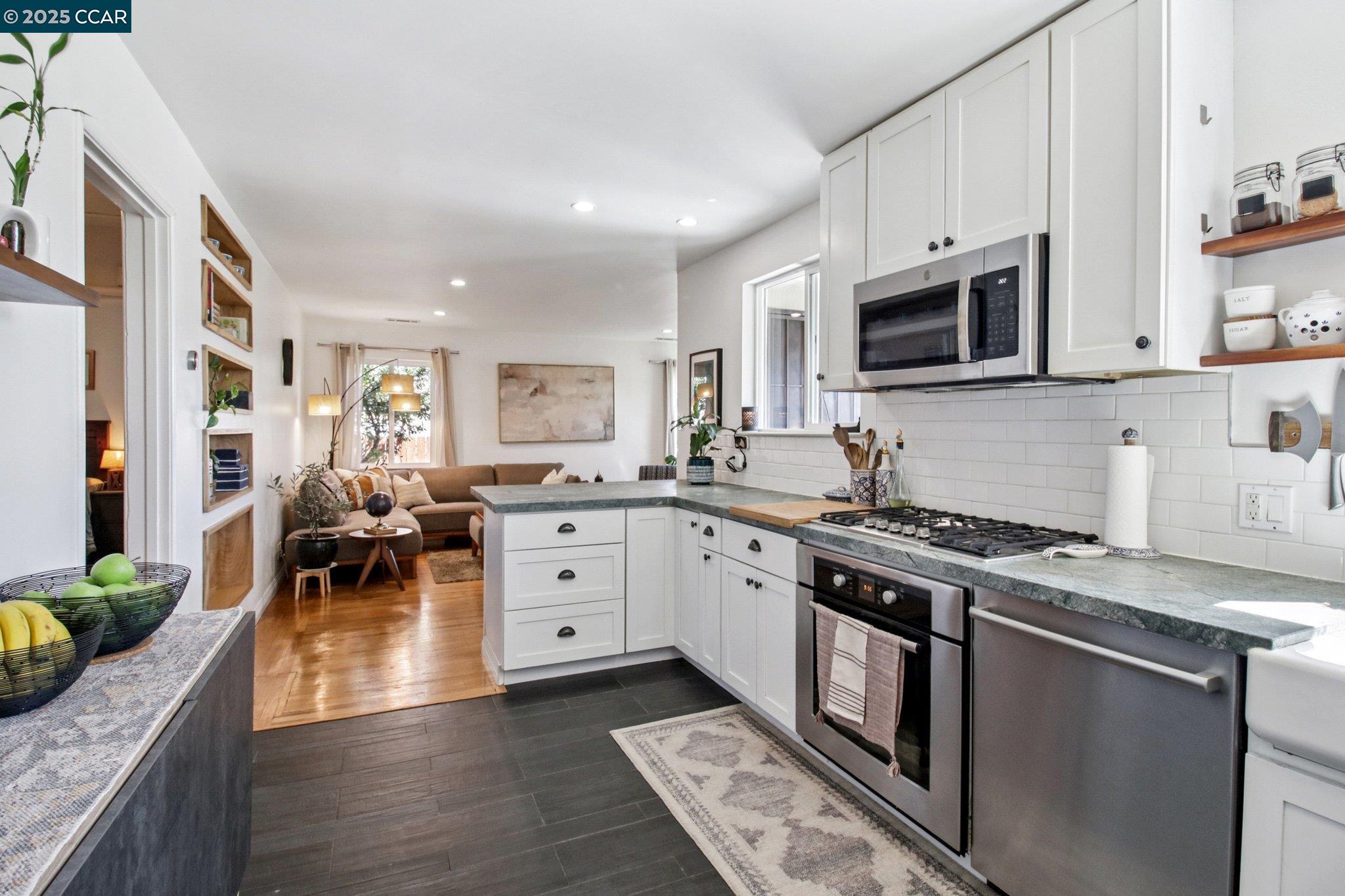 Detail Gallery Image 16 of 55 For 475 Nabor St, San Leandro,  CA 94578 - 2 Beds | 1 Baths