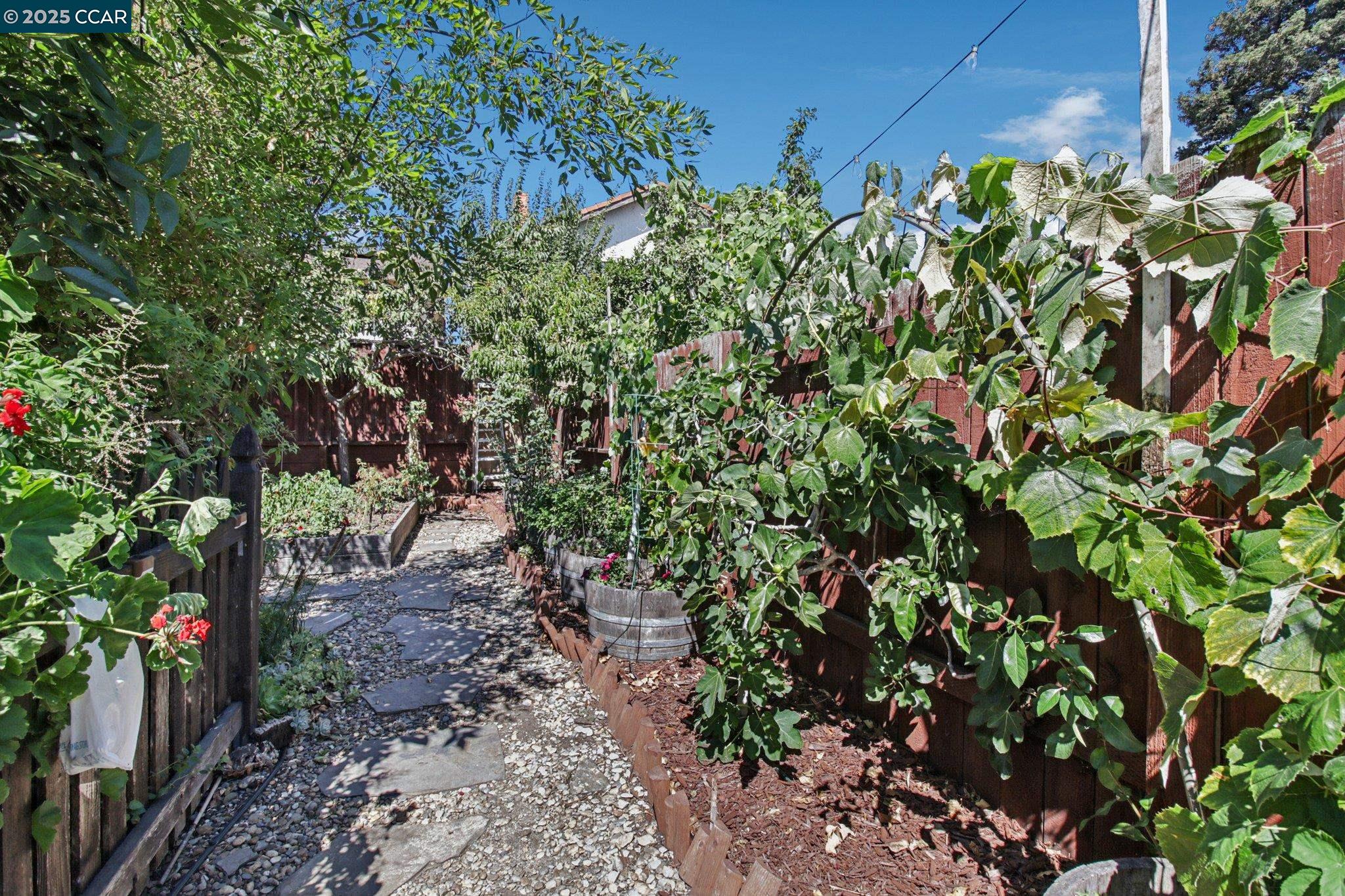 Detail Gallery Image 39 of 55 For 475 Nabor St, San Leandro,  CA 94578 - 2 Beds | 1 Baths