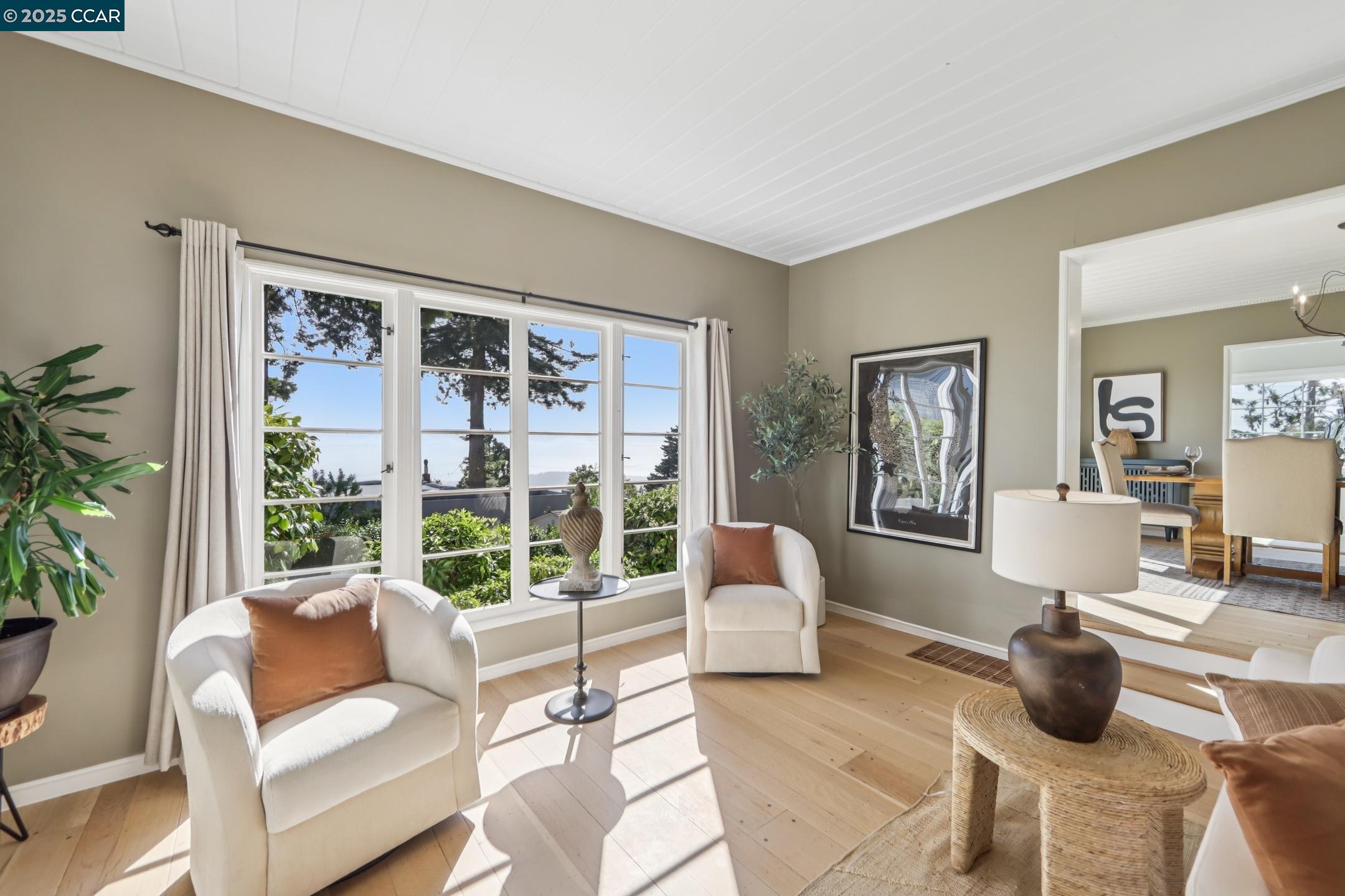 Detail Gallery Image 13 of 47 For 680 Grizzly Peak Blvd, Berkeley,  CA 94708 - 4 Beds | 2/1 Baths
