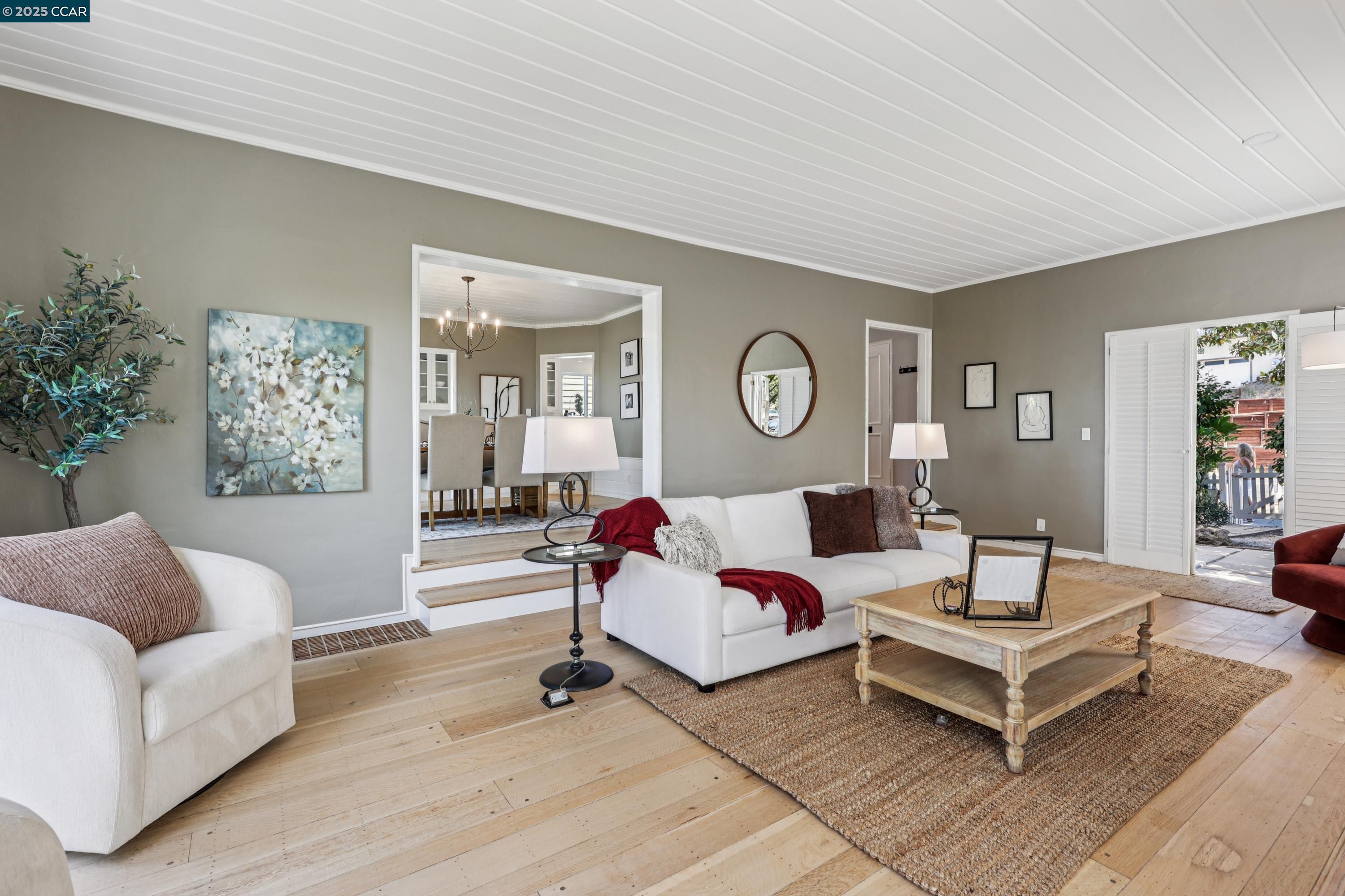 Detail Gallery Image 15 of 47 For 680 Grizzly Peak Blvd, Berkeley,  CA 94708 - 4 Beds | 2/1 Baths
