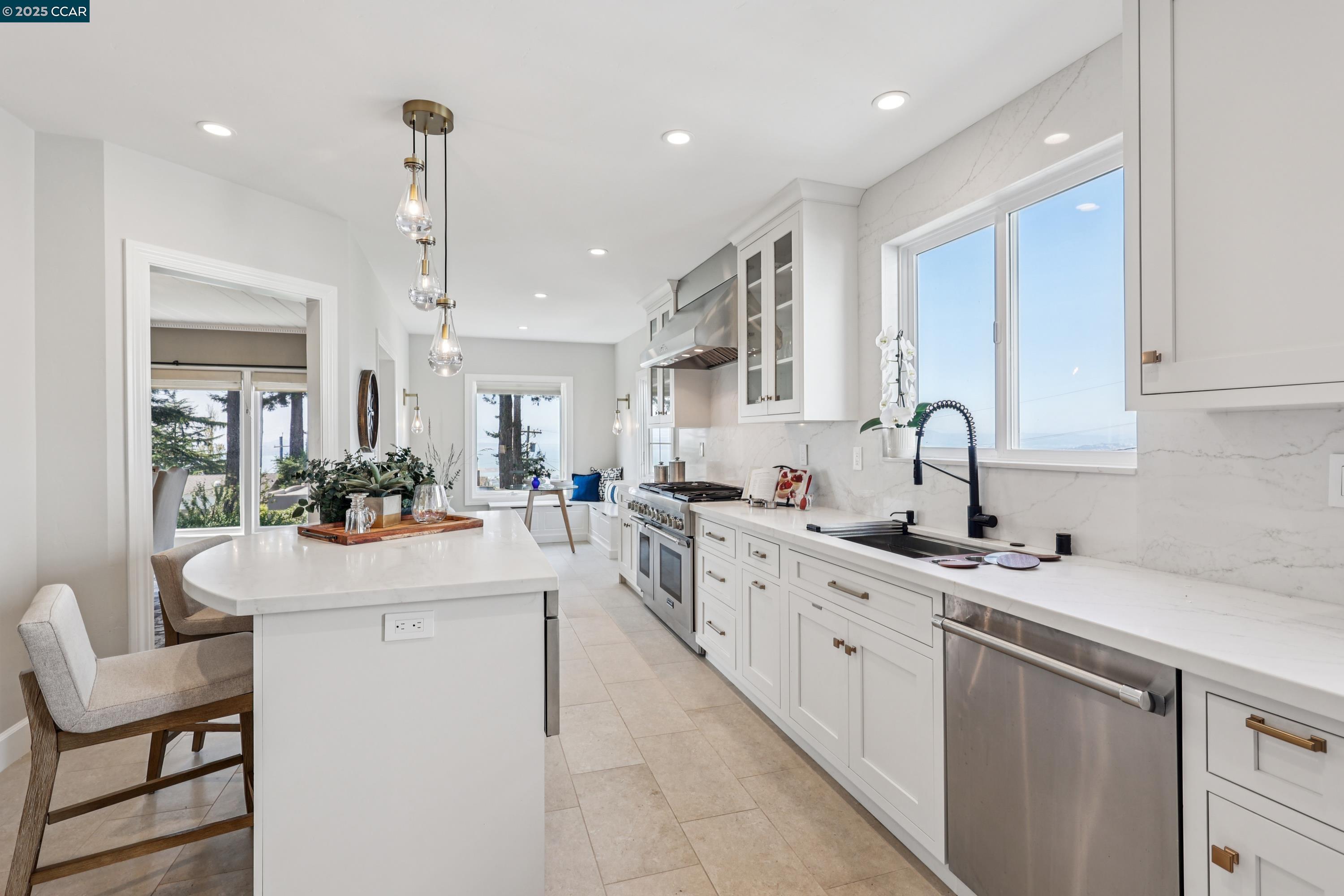 Detail Gallery Image 19 of 47 For 680 Grizzly Peak Blvd, Berkeley,  CA 94708 - 4 Beds | 2/1 Baths