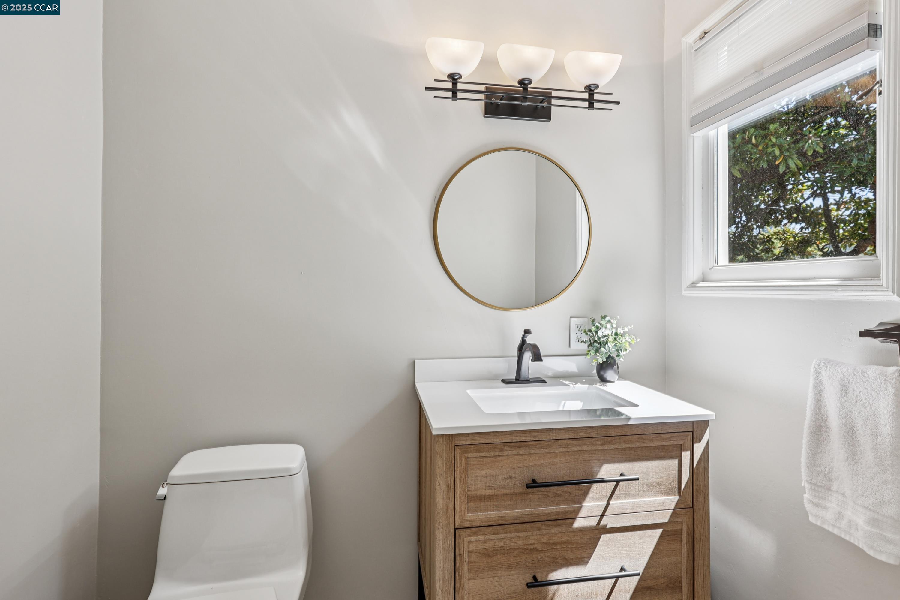 Detail Gallery Image 25 of 47 For 680 Grizzly Peak Blvd, Berkeley,  CA 94708 - 4 Beds | 2/1 Baths
