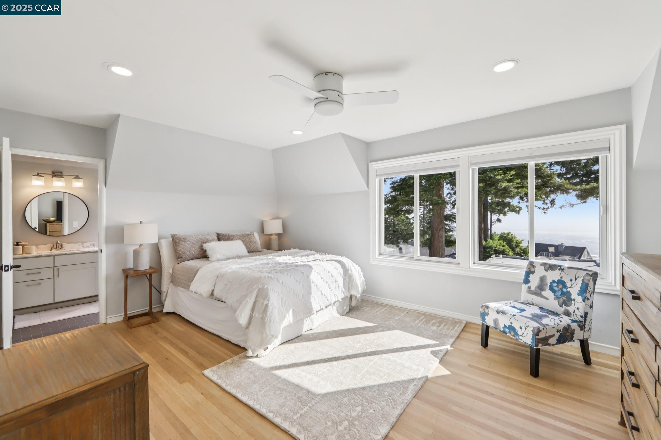 Detail Gallery Image 26 of 47 For 680 Grizzly Peak Blvd, Berkeley,  CA 94708 - 4 Beds | 2/1 Baths
