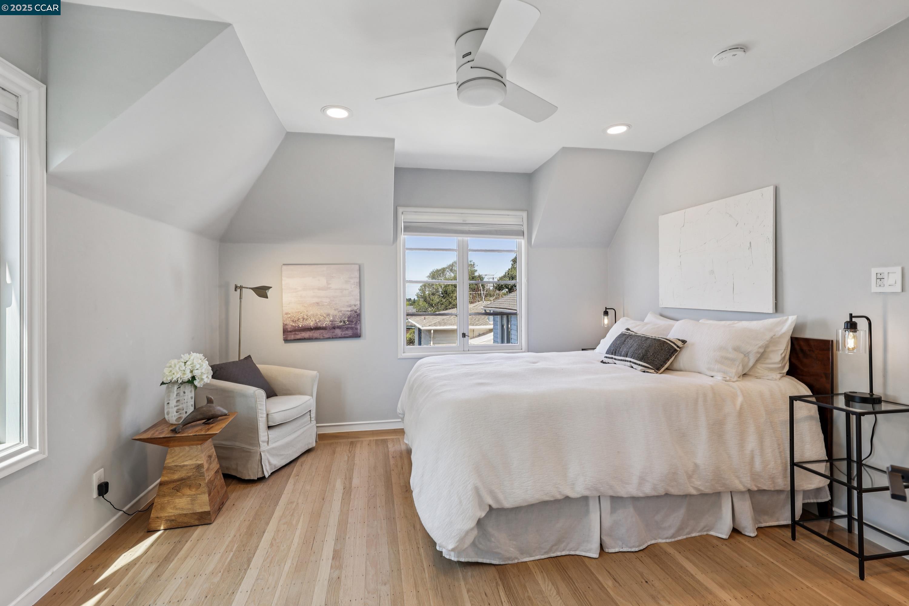 Detail Gallery Image 30 of 47 For 680 Grizzly Peak Blvd, Berkeley,  CA 94708 - 4 Beds | 2/1 Baths