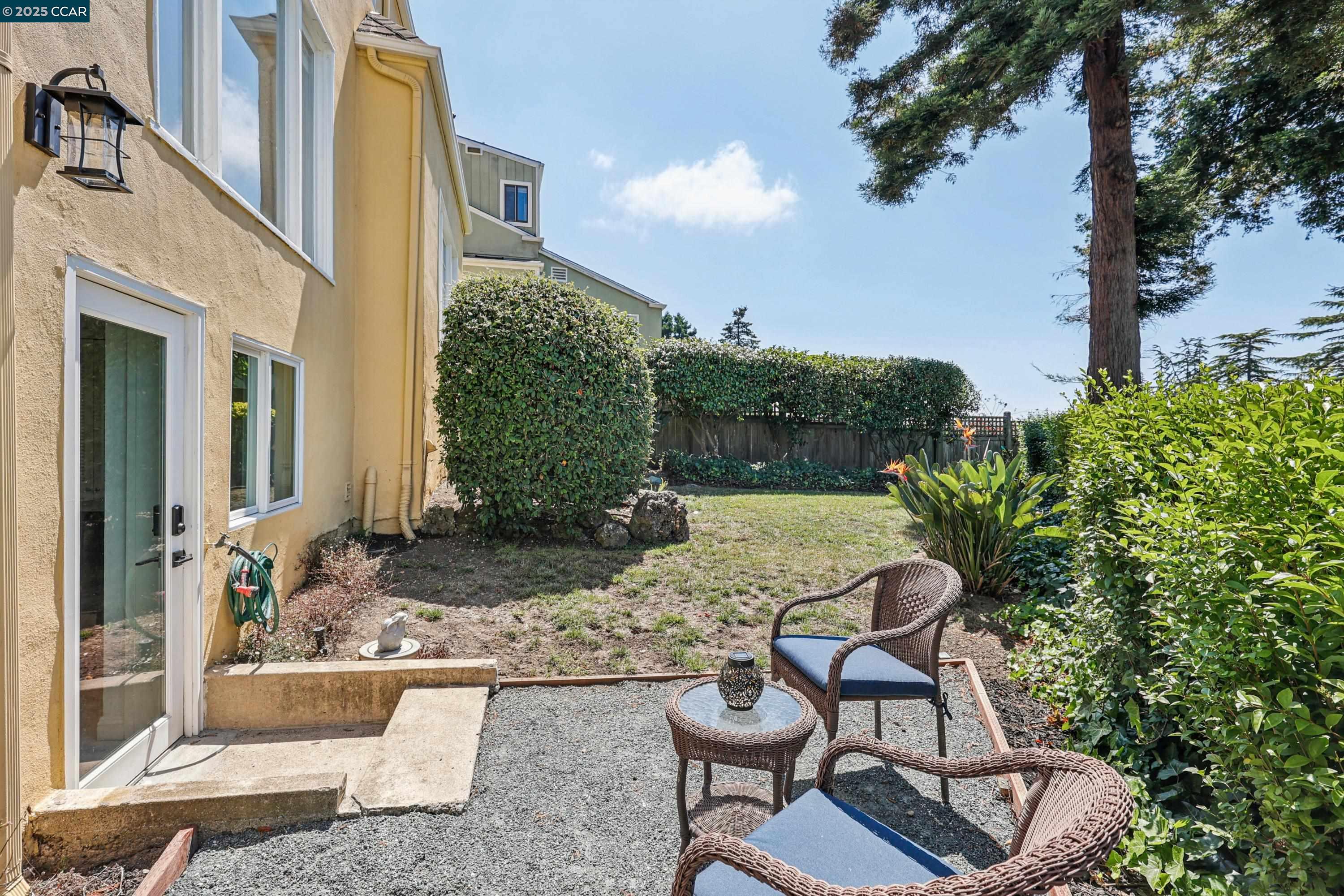 Detail Gallery Image 39 of 47 For 680 Grizzly Peak Blvd, Berkeley,  CA 94708 - 4 Beds | 2/1 Baths
