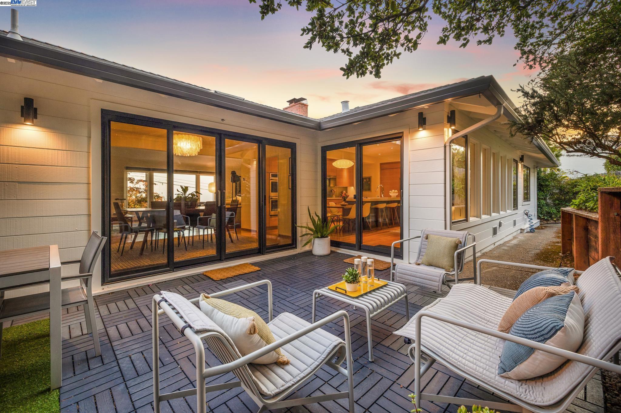 Detail Gallery Image 4 of 54 For 265 Willamette Ave, Kensington,  CA 94708 - 4 Beds | 2 Baths