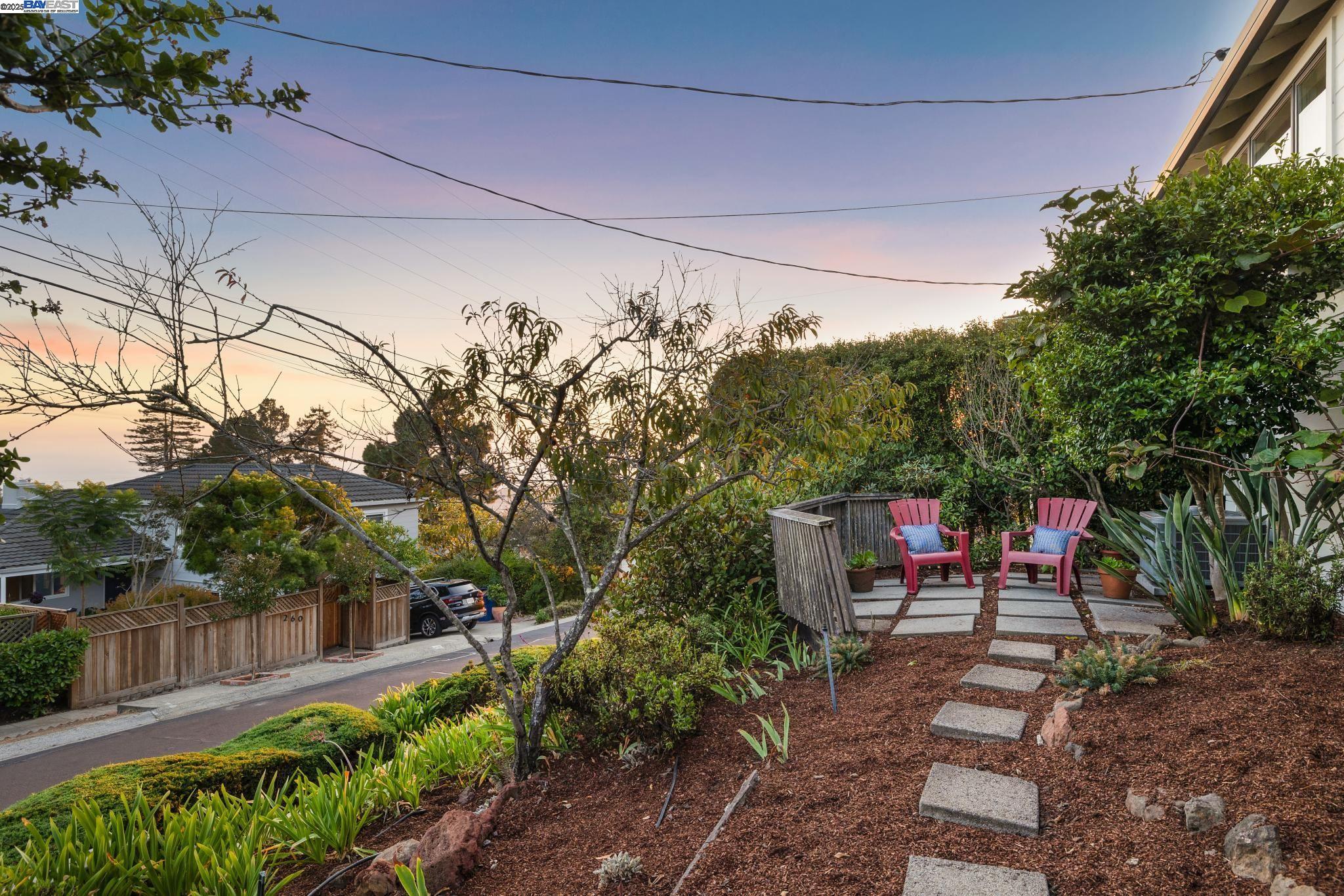 Detail Gallery Image 8 of 54 For 265 Willamette Ave, Kensington,  CA 94708 - 4 Beds | 2 Baths