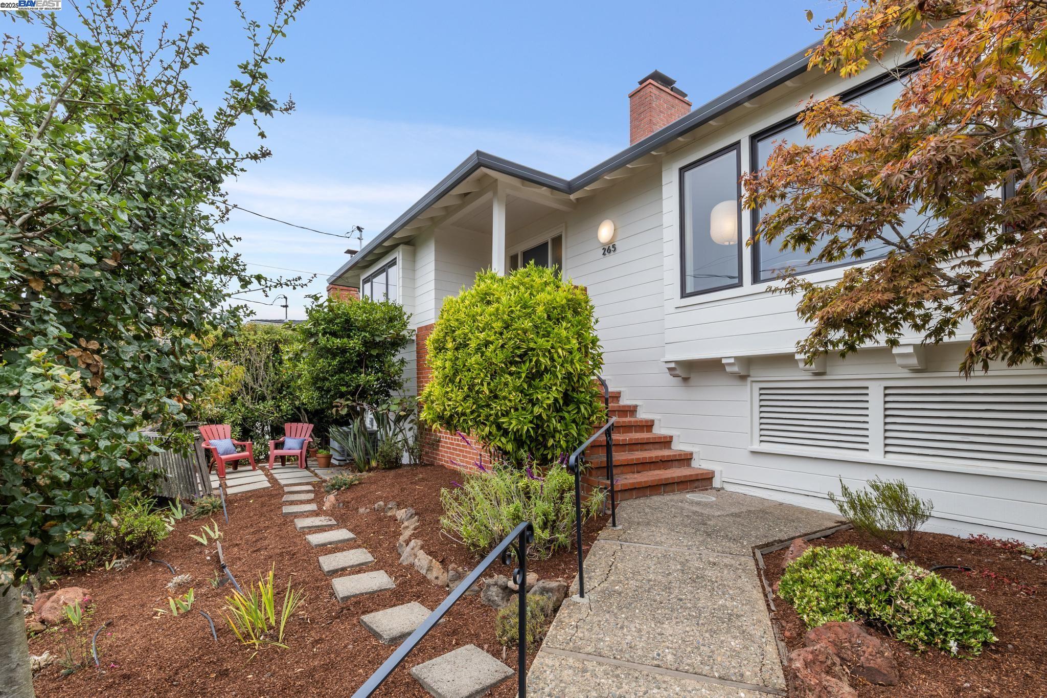 Detail Gallery Image 10 of 54 For 265 Willamette Ave, Kensington,  CA 94708 - 4 Beds | 2 Baths