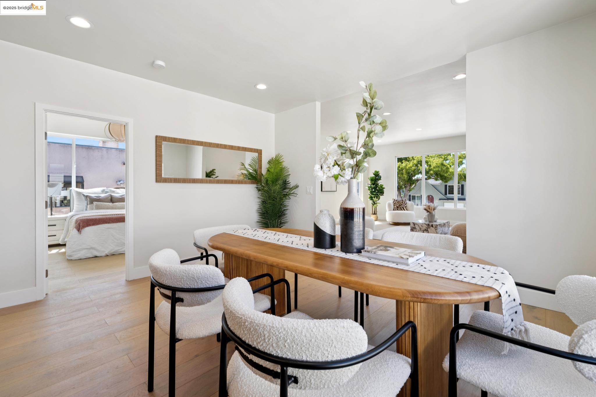 Detail Gallery Image 15 of 44 For 1341 Peralta Ave, Berkeley,  CA 94702 - 4 Beds | 2 Baths