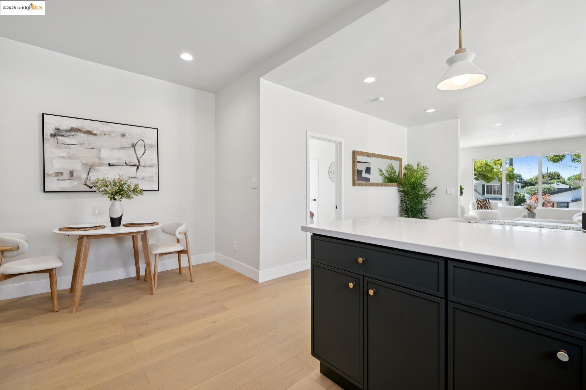 Detail Gallery Image 20 of 44 For 1341 Peralta Ave, Berkeley,  CA 94702 - 4 Beds | 2 Baths