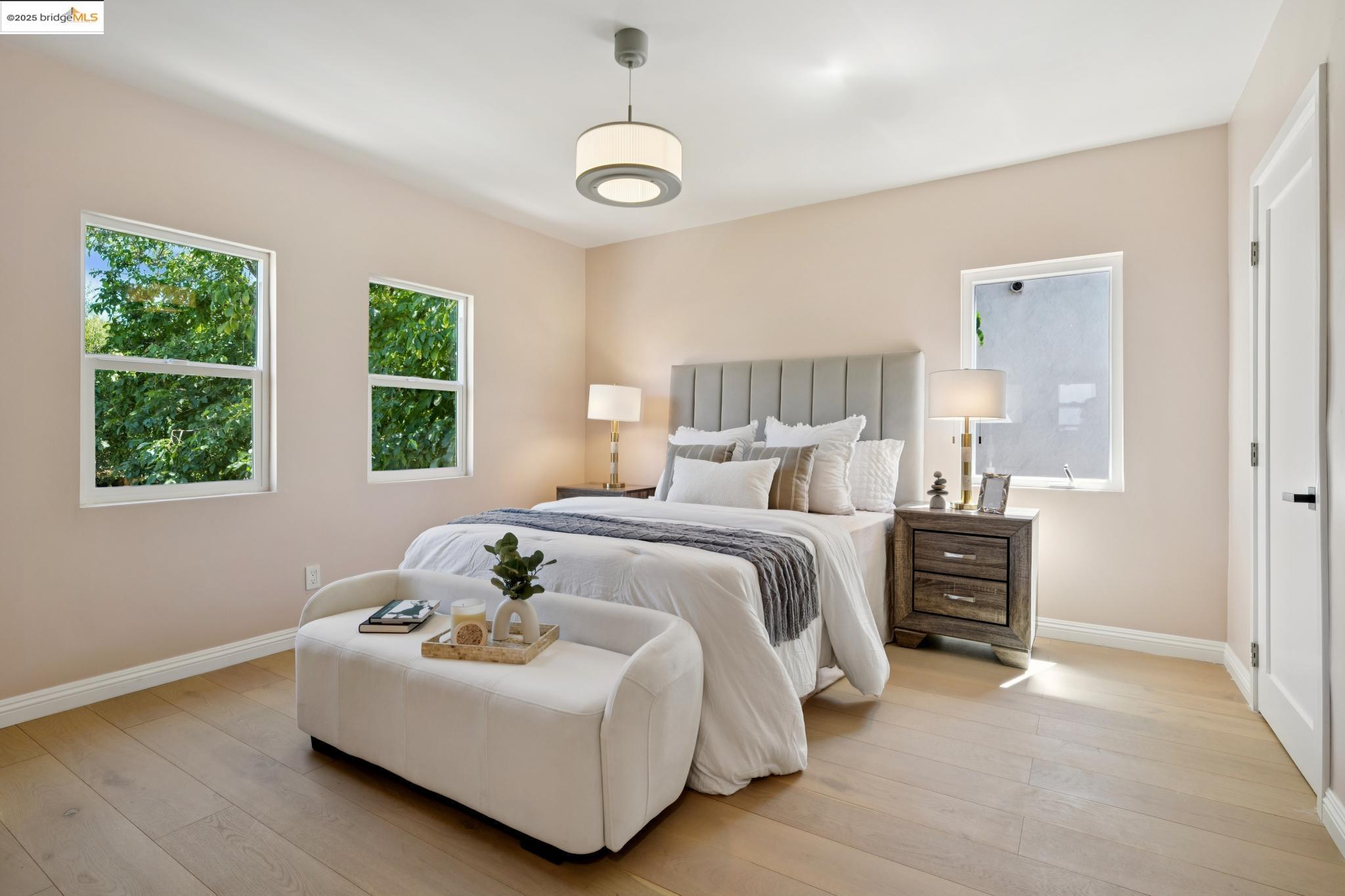 Detail Gallery Image 29 of 44 For 1341 Peralta Ave, Berkeley,  CA 94702 - 4 Beds | 2 Baths