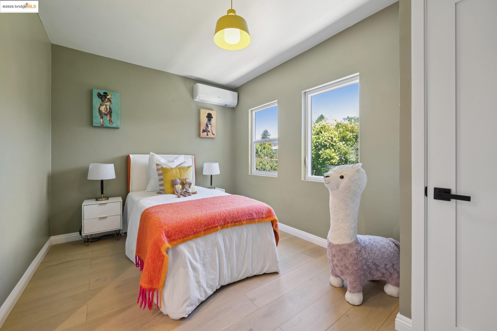 Detail Gallery Image 34 of 44 For 1341 Peralta Ave, Berkeley,  CA 94702 - 4 Beds | 2 Baths