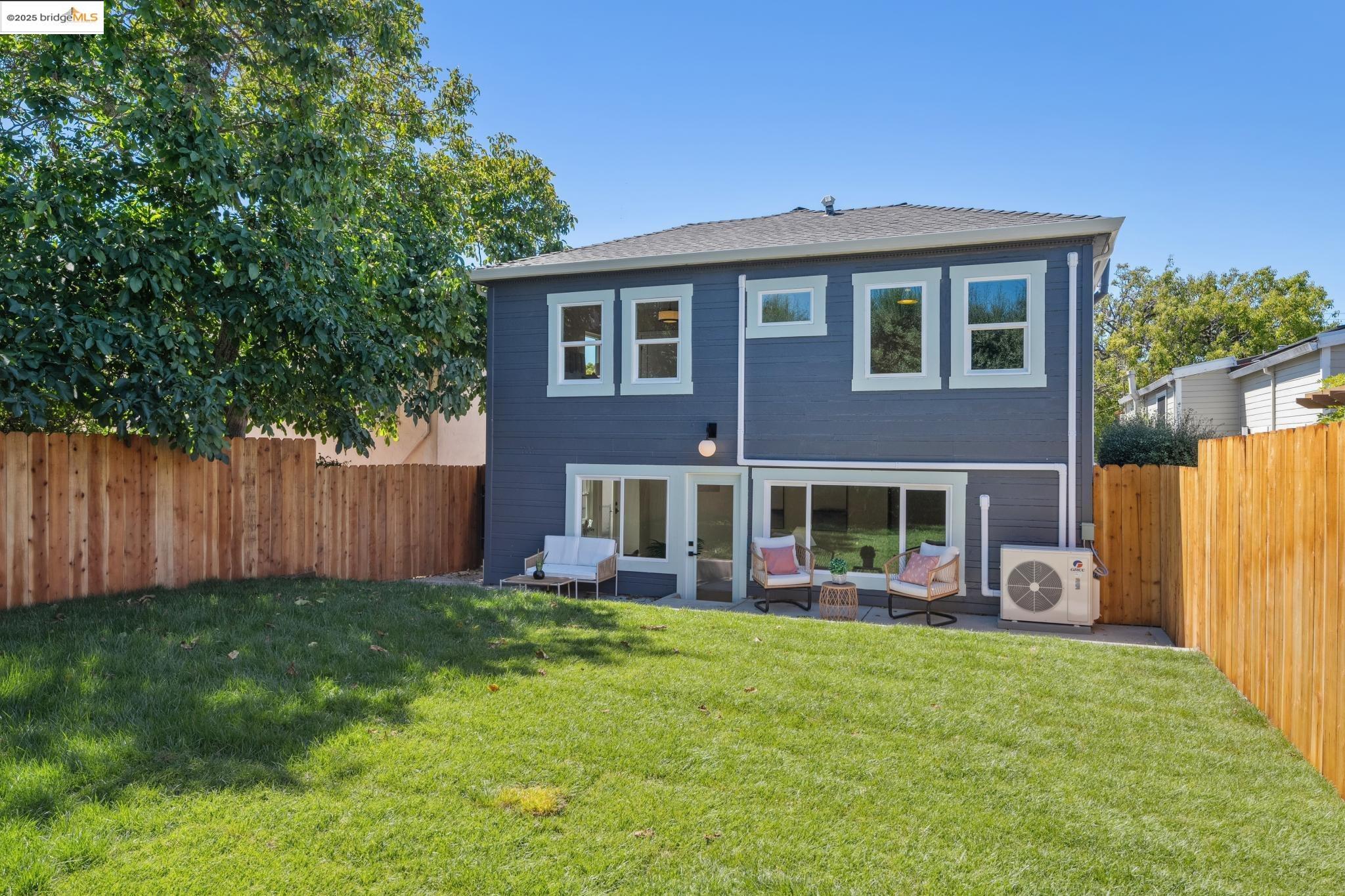 Detail Gallery Image 42 of 44 For 1341 Peralta Ave, Berkeley,  CA 94702 - 4 Beds | 2 Baths