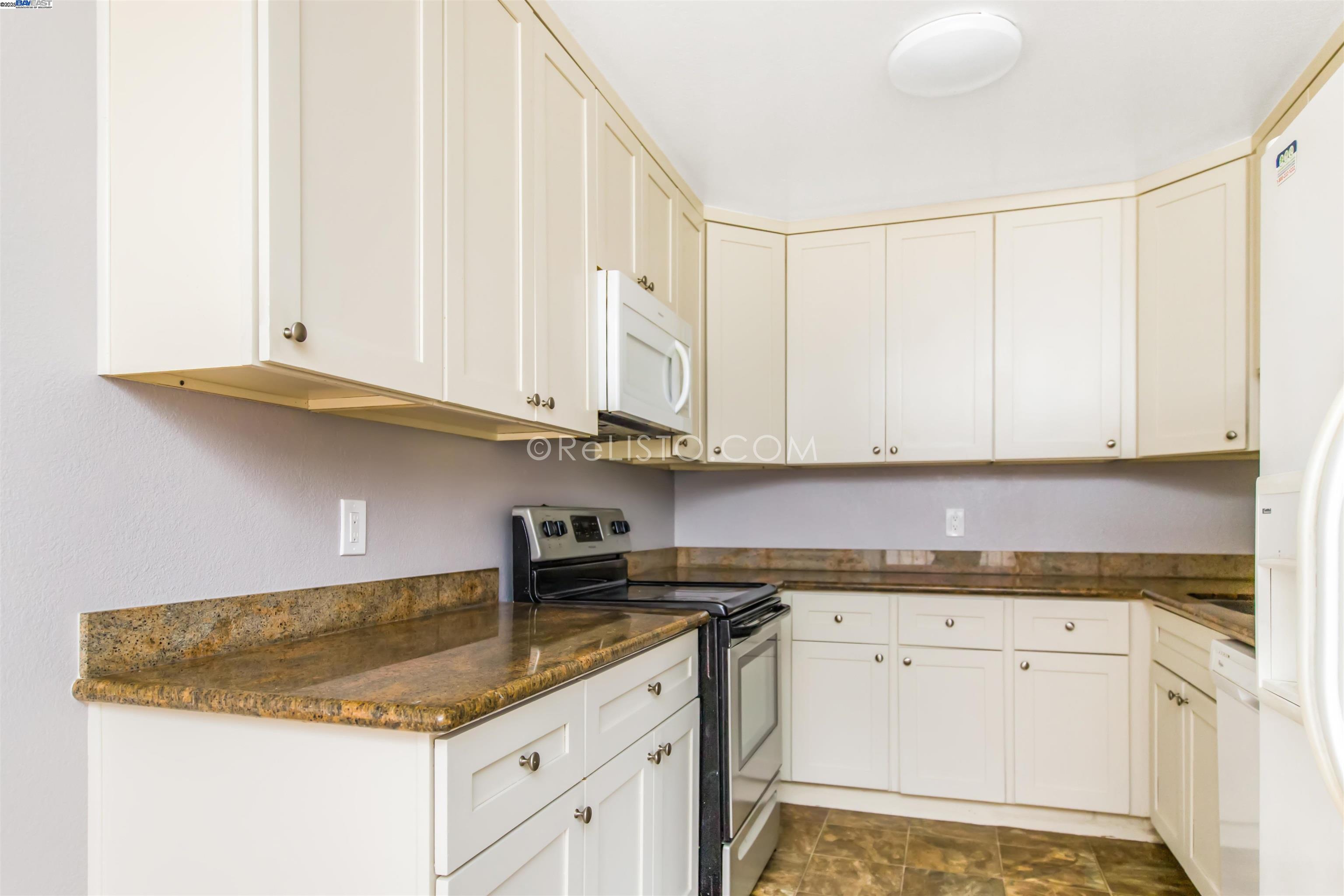 Detail Gallery Image 16 of 23 For 2105 48th Ave, Oakland,  CA 94601 - – Beds | – Baths