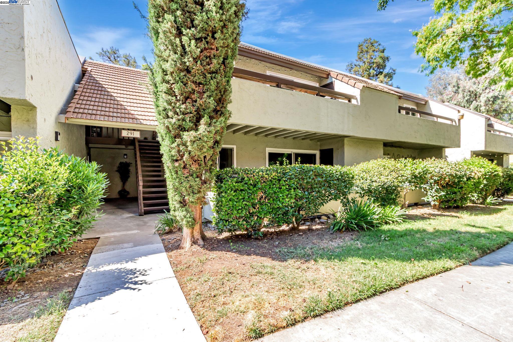Detail Gallery Image 1 of 44 For 291 Tradewinds Dr #7,  San Jose,  CA 95123 - 2 Beds | 1 Baths