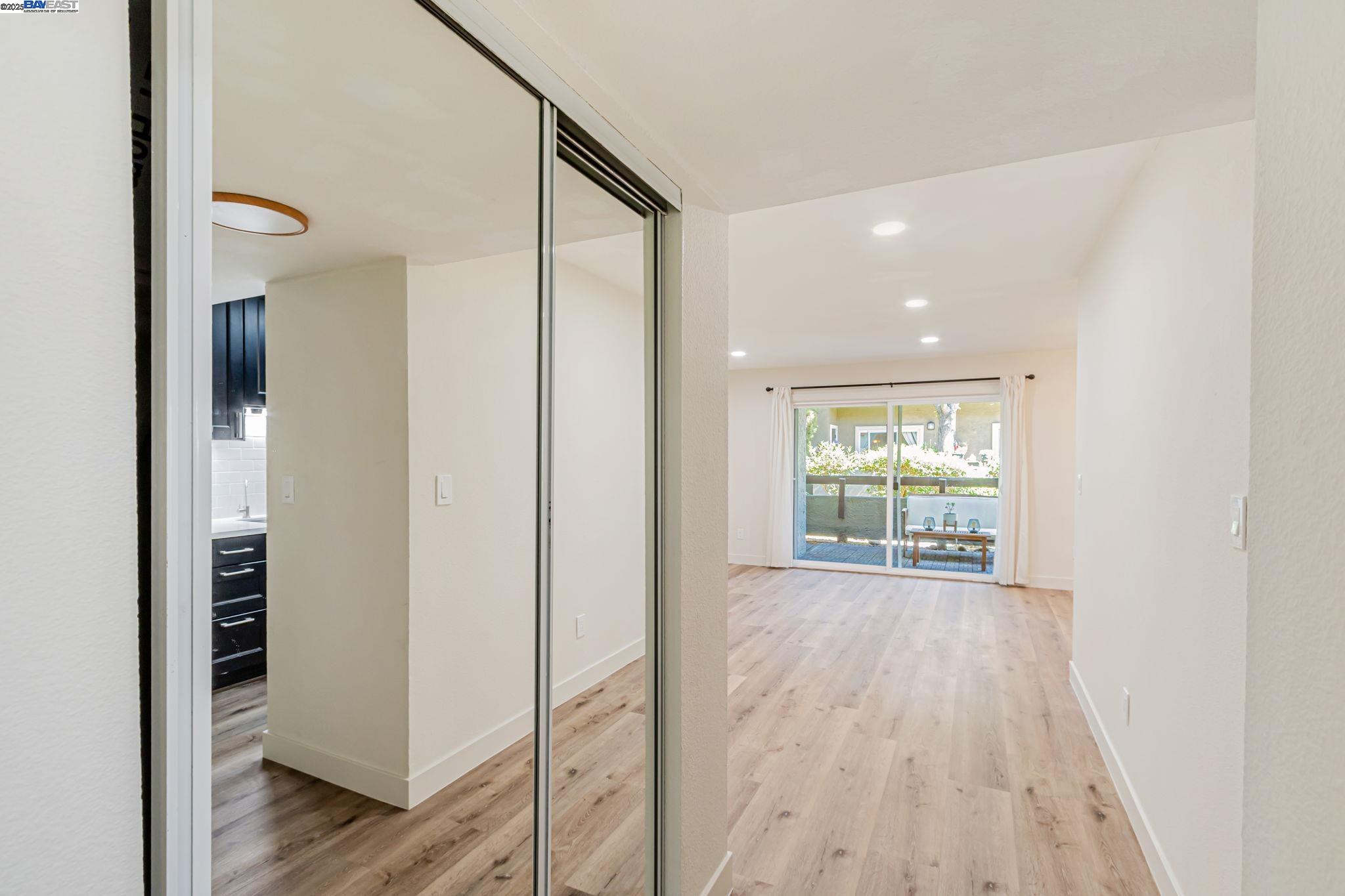 Detail Gallery Image 10 of 44 For 291 Tradewinds Dr #7,  San Jose,  CA 95123 - 2 Beds | 1 Baths