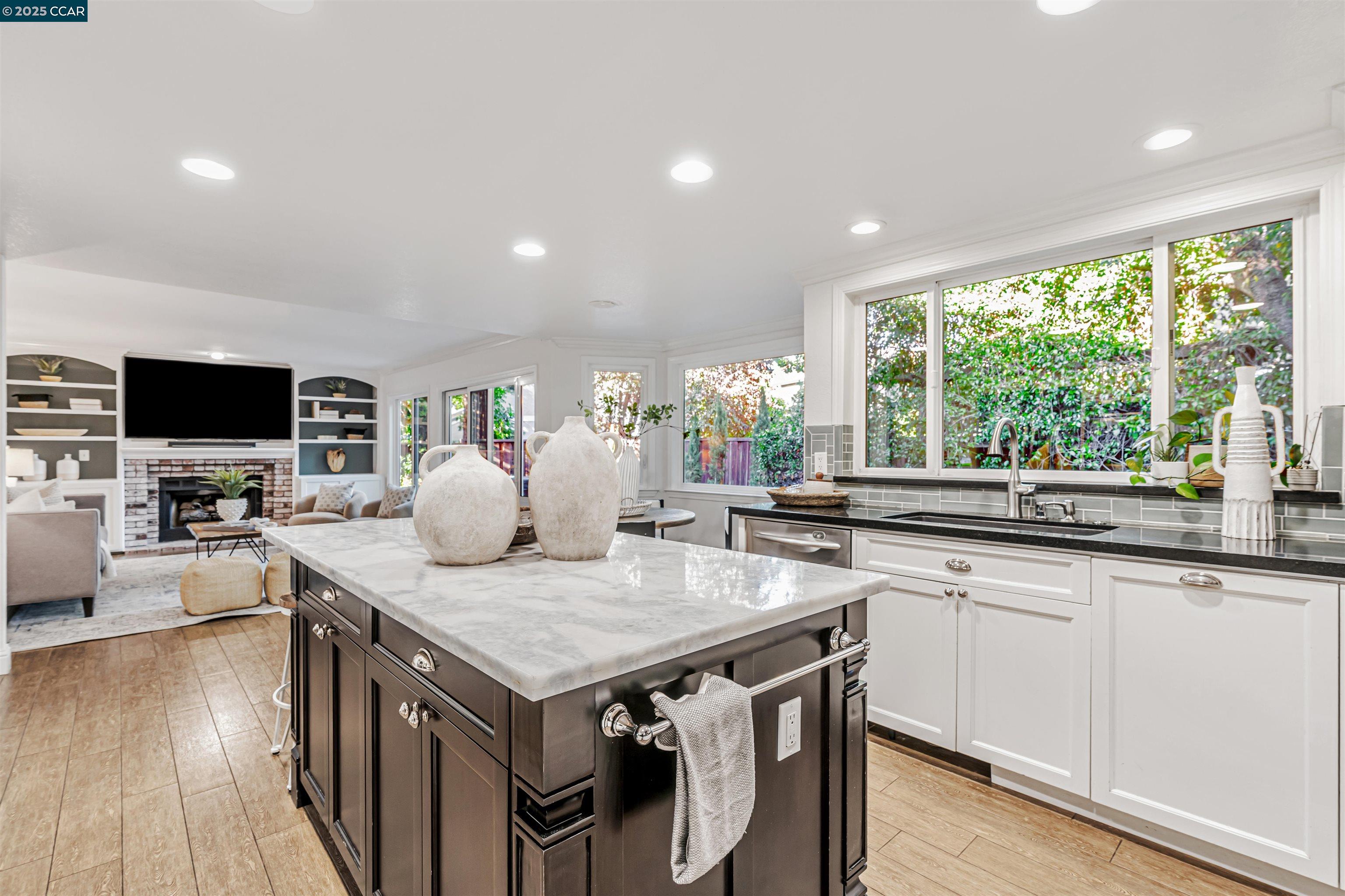 Detail Gallery Image 13 of 60 For 105 Creighton Way, Danville,  CA 94506 - 5 Beds | 3 Baths