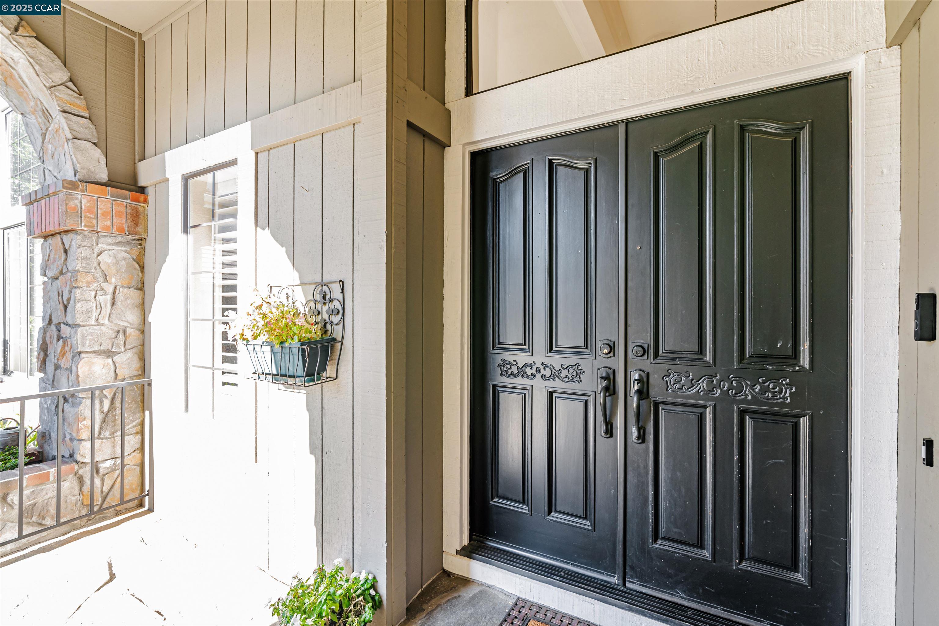 Detail Gallery Image 4 of 60 For 105 Creighton Way, Danville,  CA 94506 - 5 Beds | 3 Baths