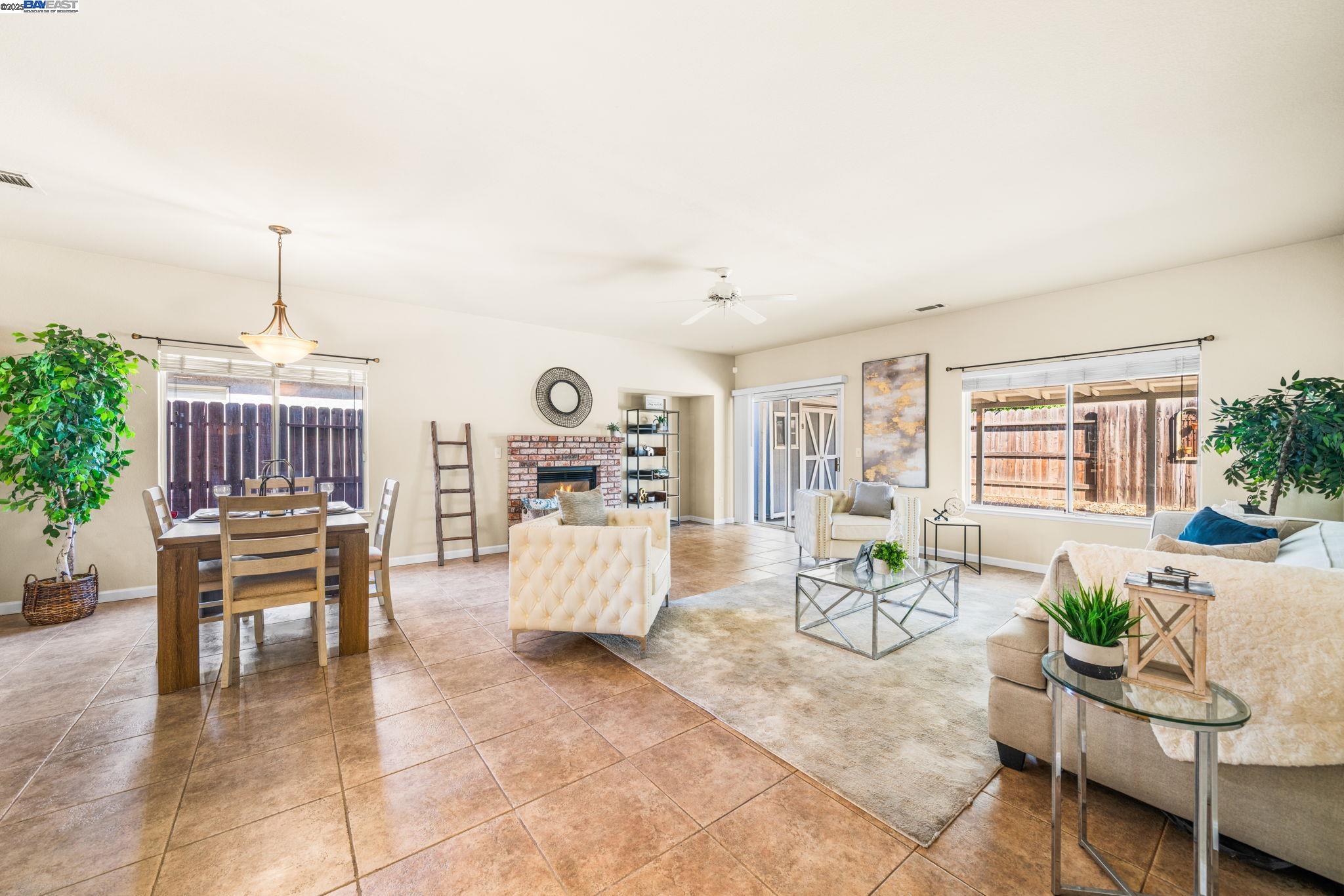 Detail Gallery Image 16 of 42 For 1983 Cork Oak Ln, Manteca,  CA 95336 - 3 Beds | 2 Baths