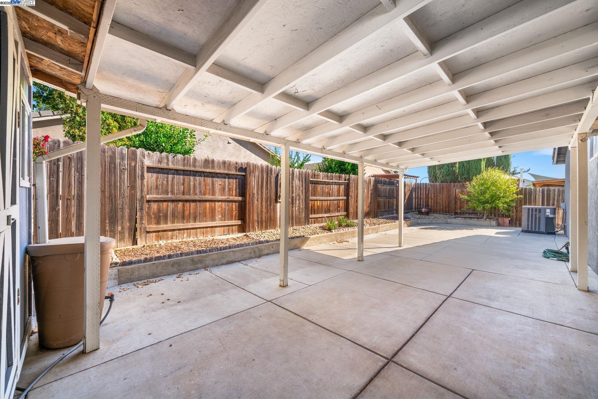 Detail Gallery Image 32 of 42 For 1983 Cork Oak Ln, Manteca,  CA 95336 - 3 Beds | 2 Baths