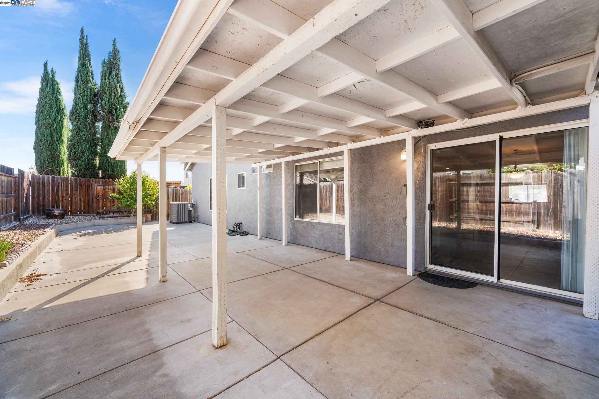 Detail Gallery Image 33 of 42 For 1983 Cork Oak Ln, Manteca,  CA 95336 - 3 Beds | 2 Baths