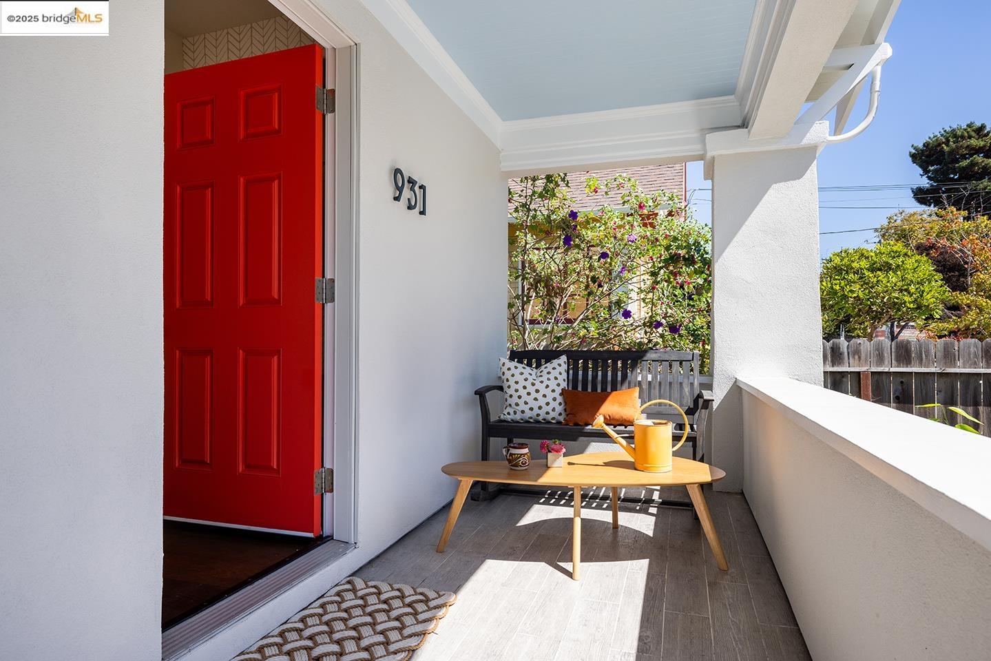 Detail Gallery Image 2 of 51 For 931 Channing Way, Berkeley,  CA 94710 - 3 Beds | 2 Baths