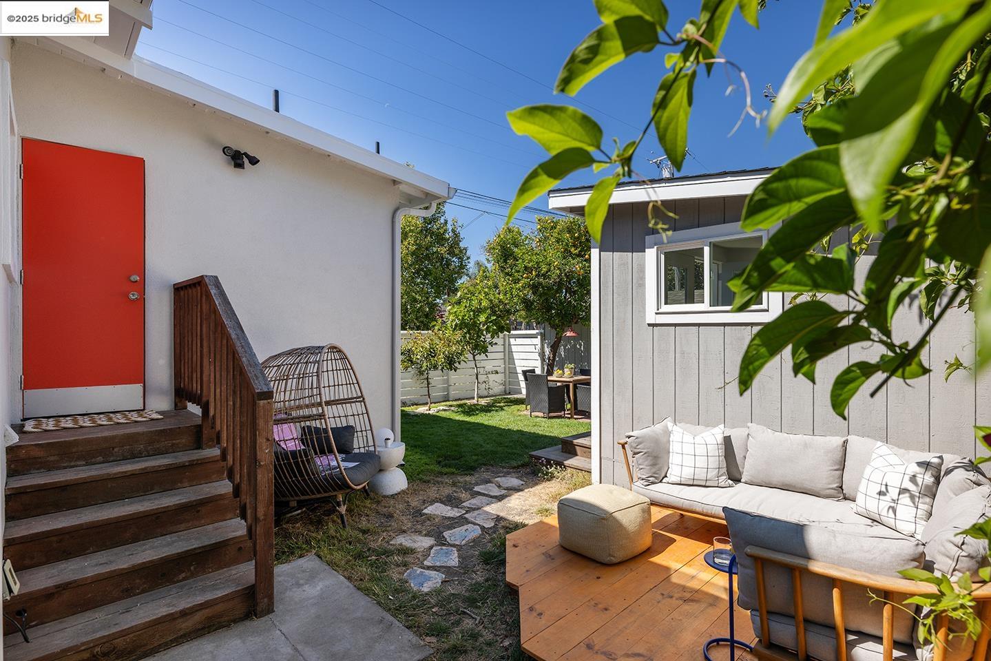 Detail Gallery Image 28 of 51 For 931 Channing Way, Berkeley,  CA 94710 - 3 Beds | 2 Baths