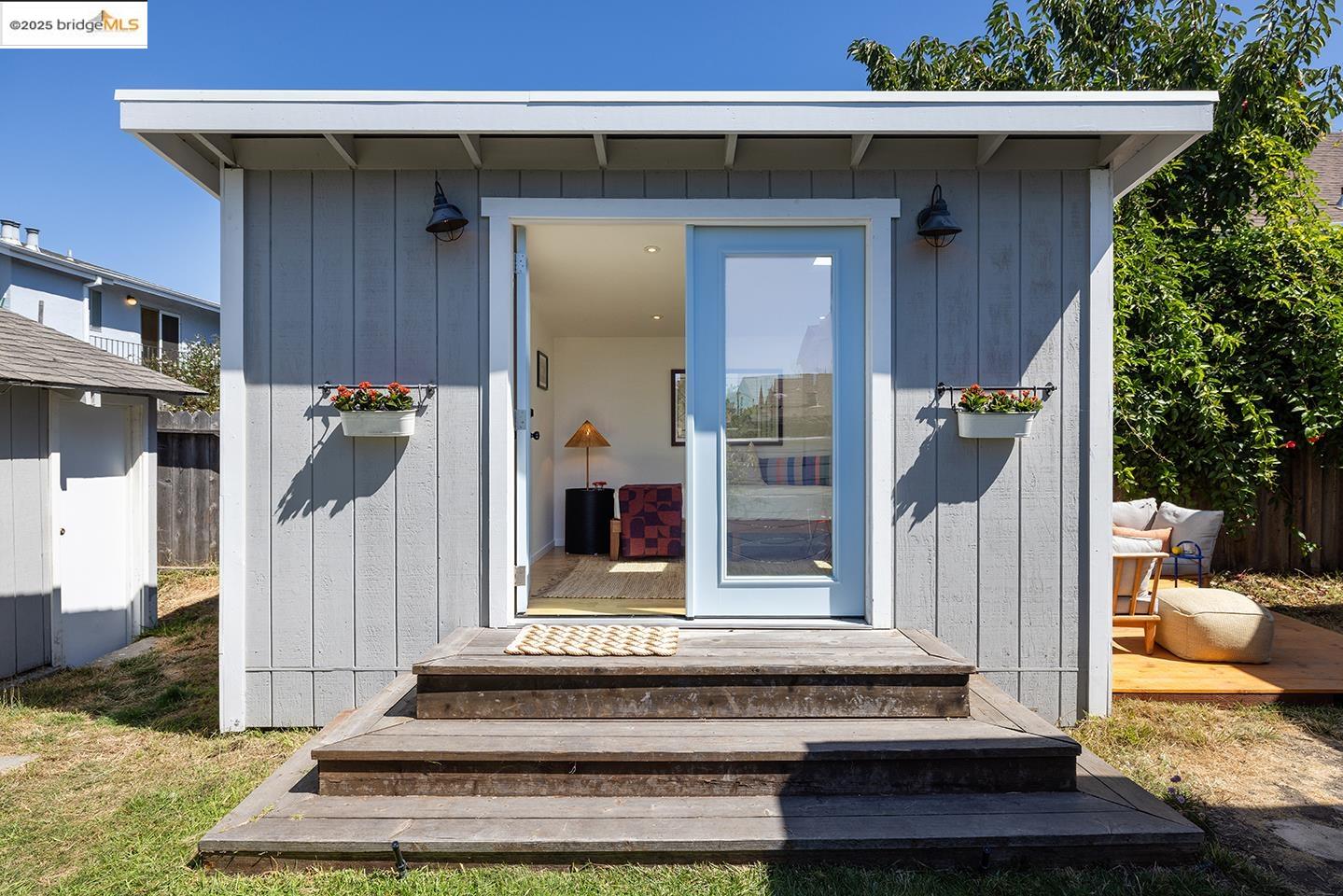 Detail Gallery Image 30 of 51 For 931 Channing Way, Berkeley,  CA 94710 - 3 Beds | 2 Baths