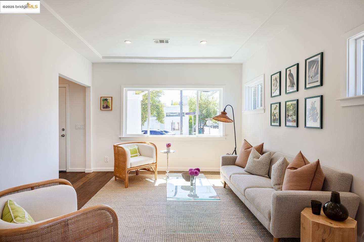Detail Gallery Image 4 of 51 For 931 Channing Way, Berkeley,  CA 94710 - 3 Beds | 2 Baths