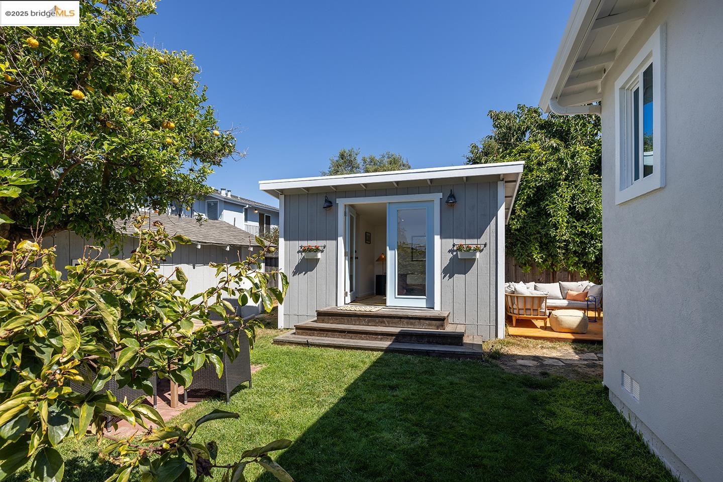Detail Gallery Image 34 of 51 For 931 Channing Way, Berkeley,  CA 94710 - 3 Beds | 2 Baths