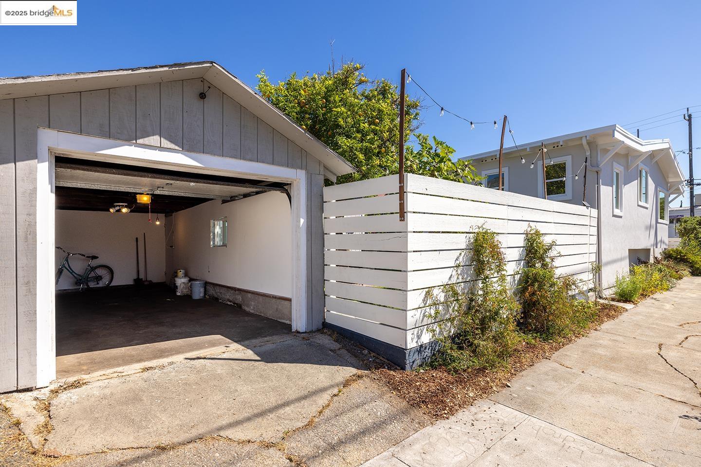 Detail Gallery Image 48 of 51 For 931 Channing Way, Berkeley,  CA 94710 - 3 Beds | 2 Baths