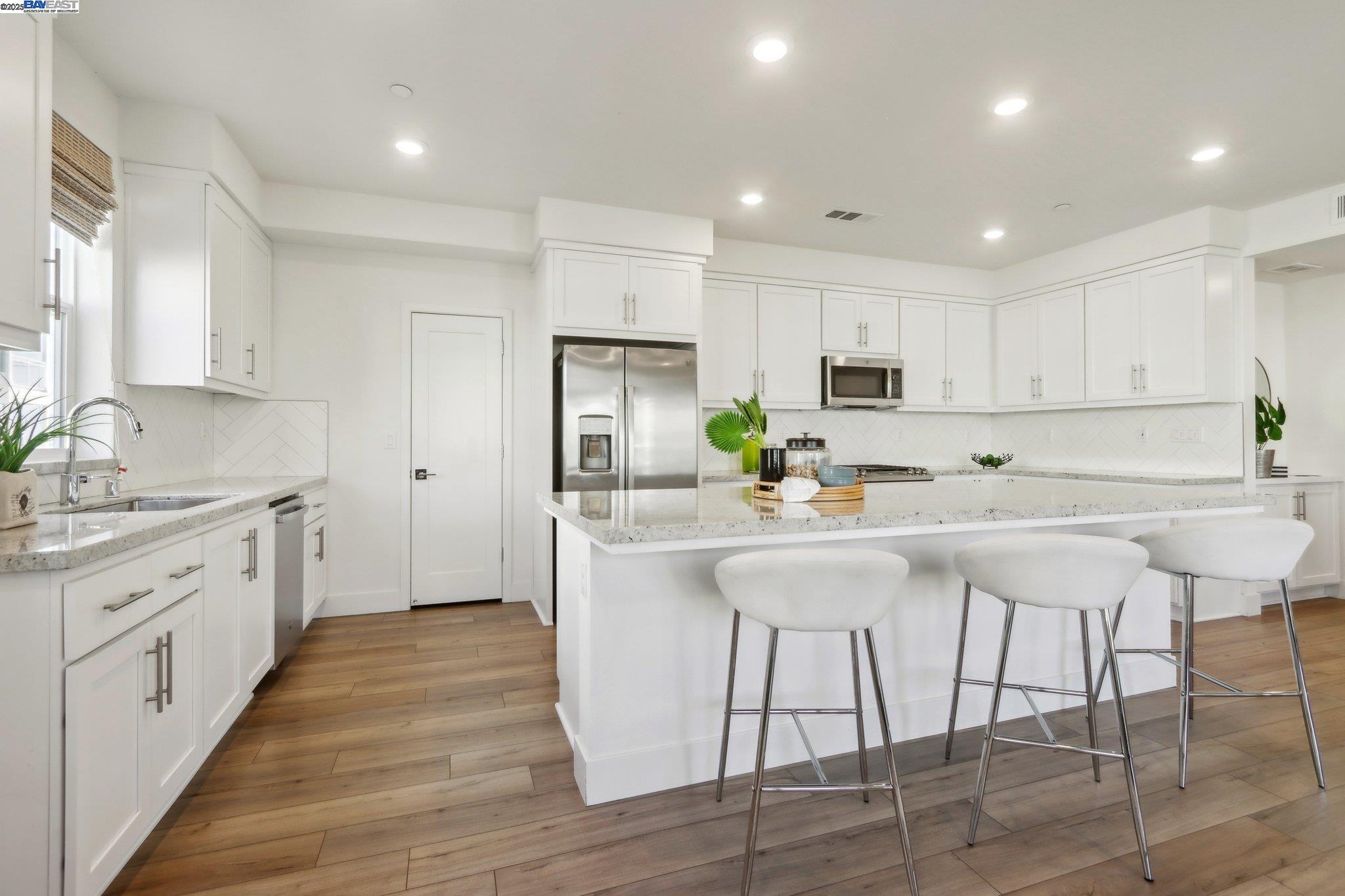 Photo #12: 41111809 Listing: Photo #12