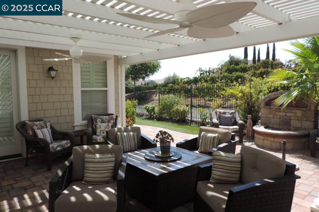 Detail Gallery Image 5 of 8 For 1735 Chardonnay Ln, Brentwood,  CA 94513-4257 - 3 Beds | 3/1 Baths