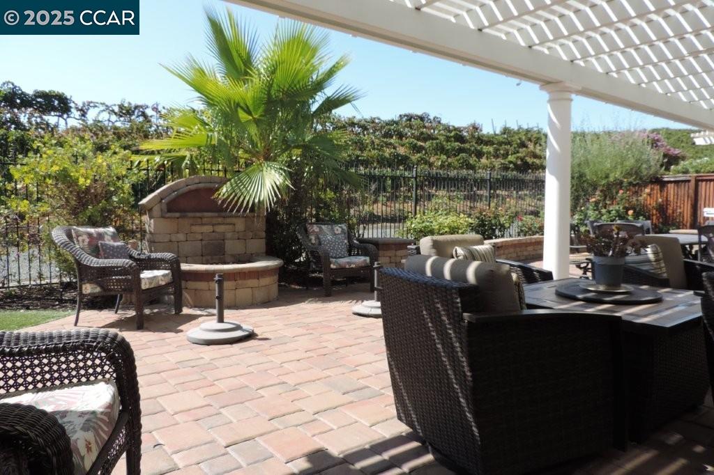 Detail Gallery Image 6 of 8 For 1735 Chardonnay Ln, Brentwood,  CA 94513-4257 - 3 Beds | 3/1 Baths