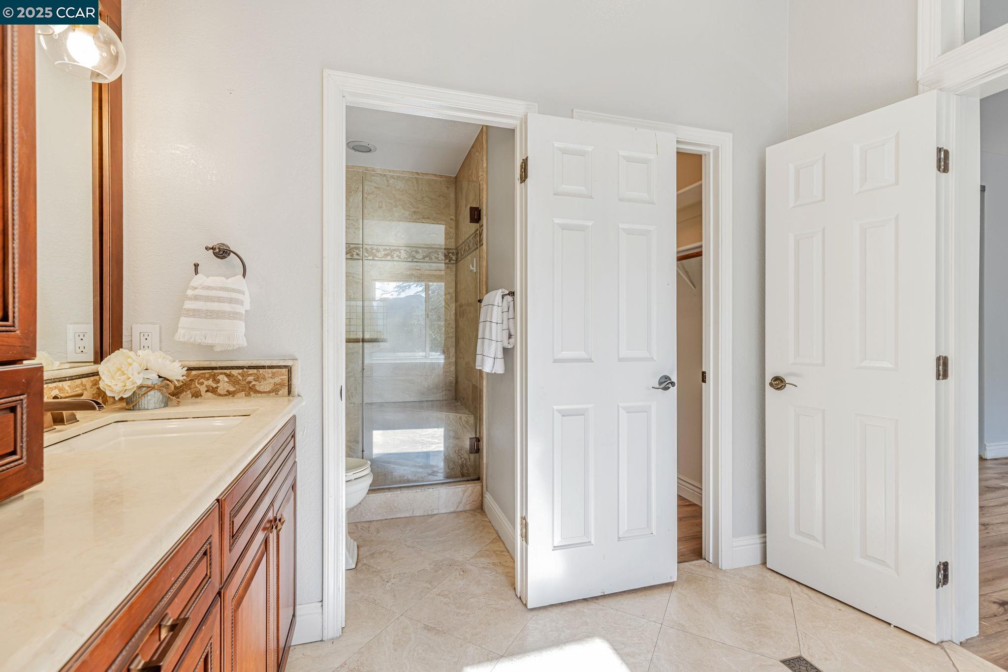 Detail Gallery Image 13 of 41 For 2150 Canyon Lakes Dr, San Ramon,  CA 94582 - 4 Beds | 2/1 Baths