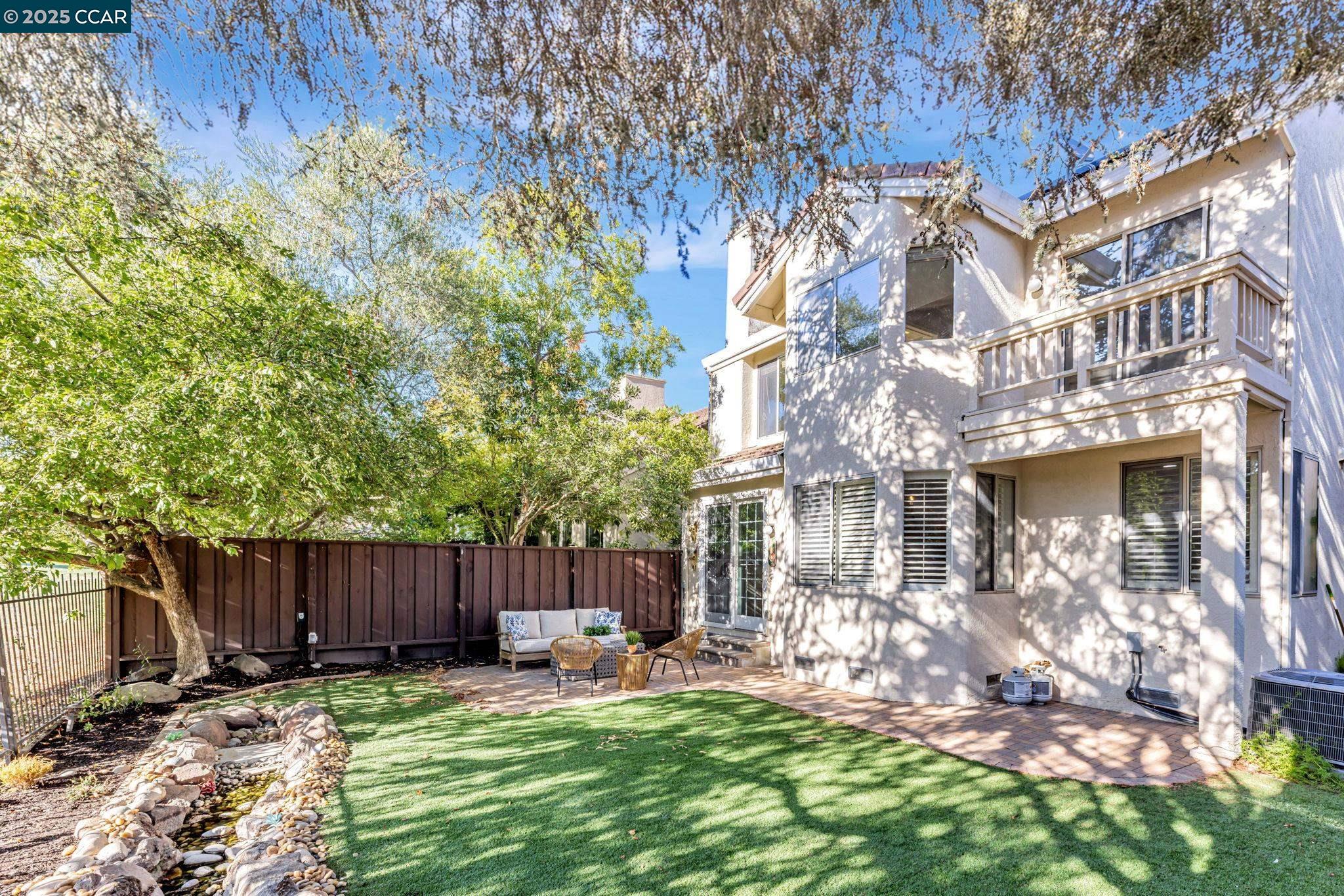 Detail Gallery Image 17 of 41 For 2150 Canyon Lakes Dr, San Ramon,  CA 94582 - 4 Beds | 2/1 Baths