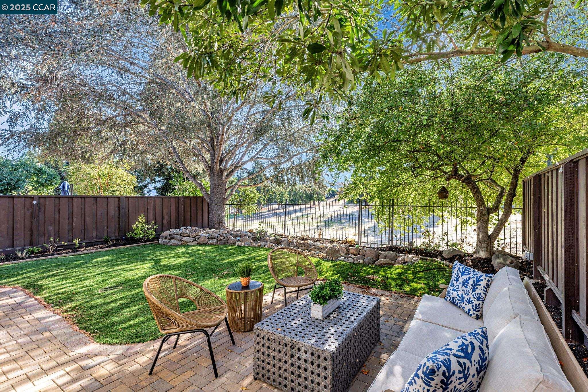 Detail Gallery Image 38 of 41 For 2150 Canyon Lakes Dr, San Ramon,  CA 94582 - 4 Beds | 2/1 Baths