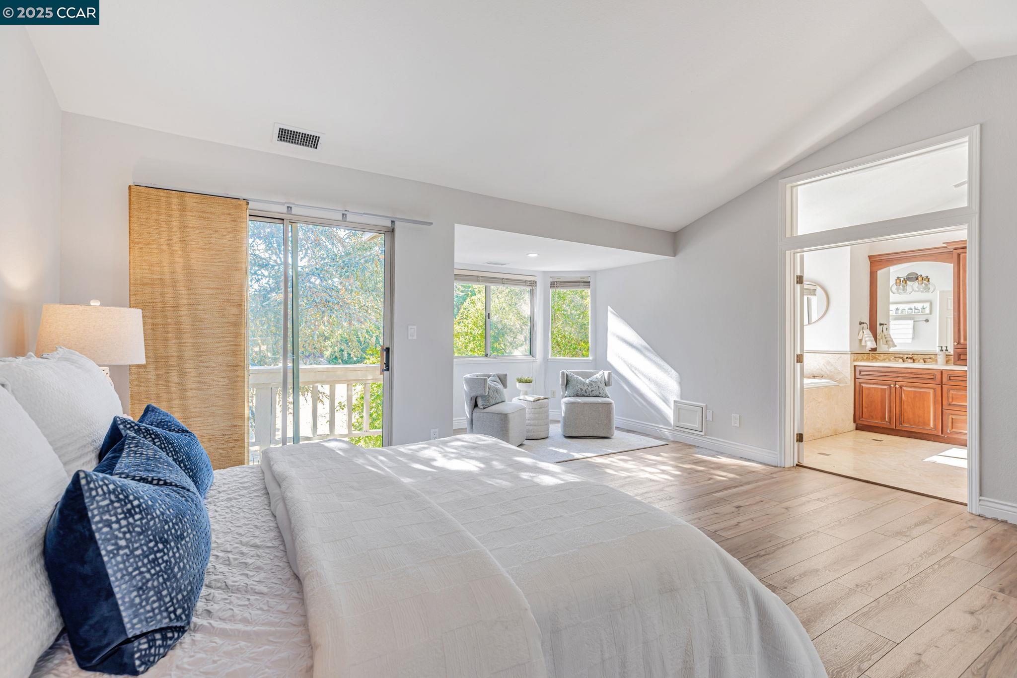 Detail Gallery Image 7 of 41 For 2150 Canyon Lakes Dr, San Ramon,  CA 94582 - 4 Beds | 2/1 Baths