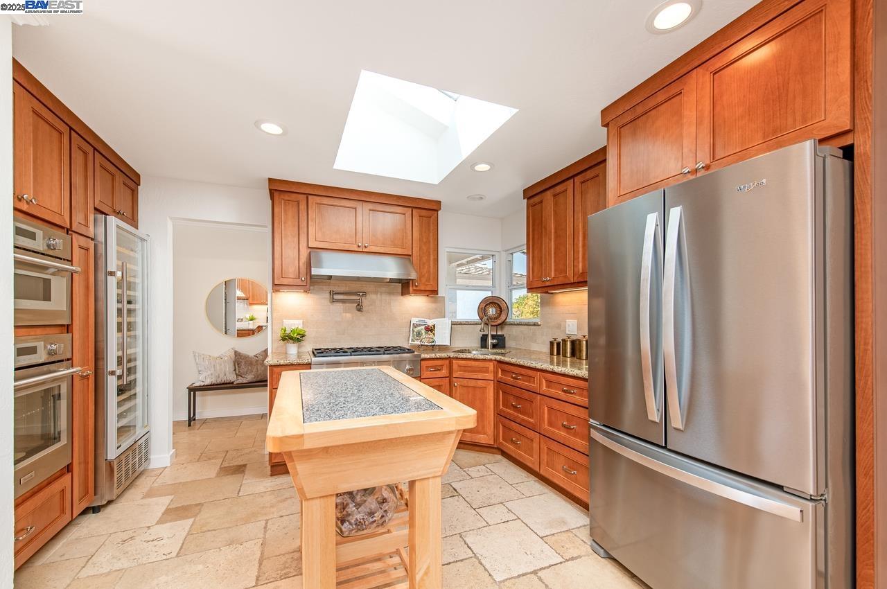 Detail Gallery Image 8 of 41 For 6342 Alvord Way, Pleasanton,  CA 94588 - 4 Beds | 2 Baths