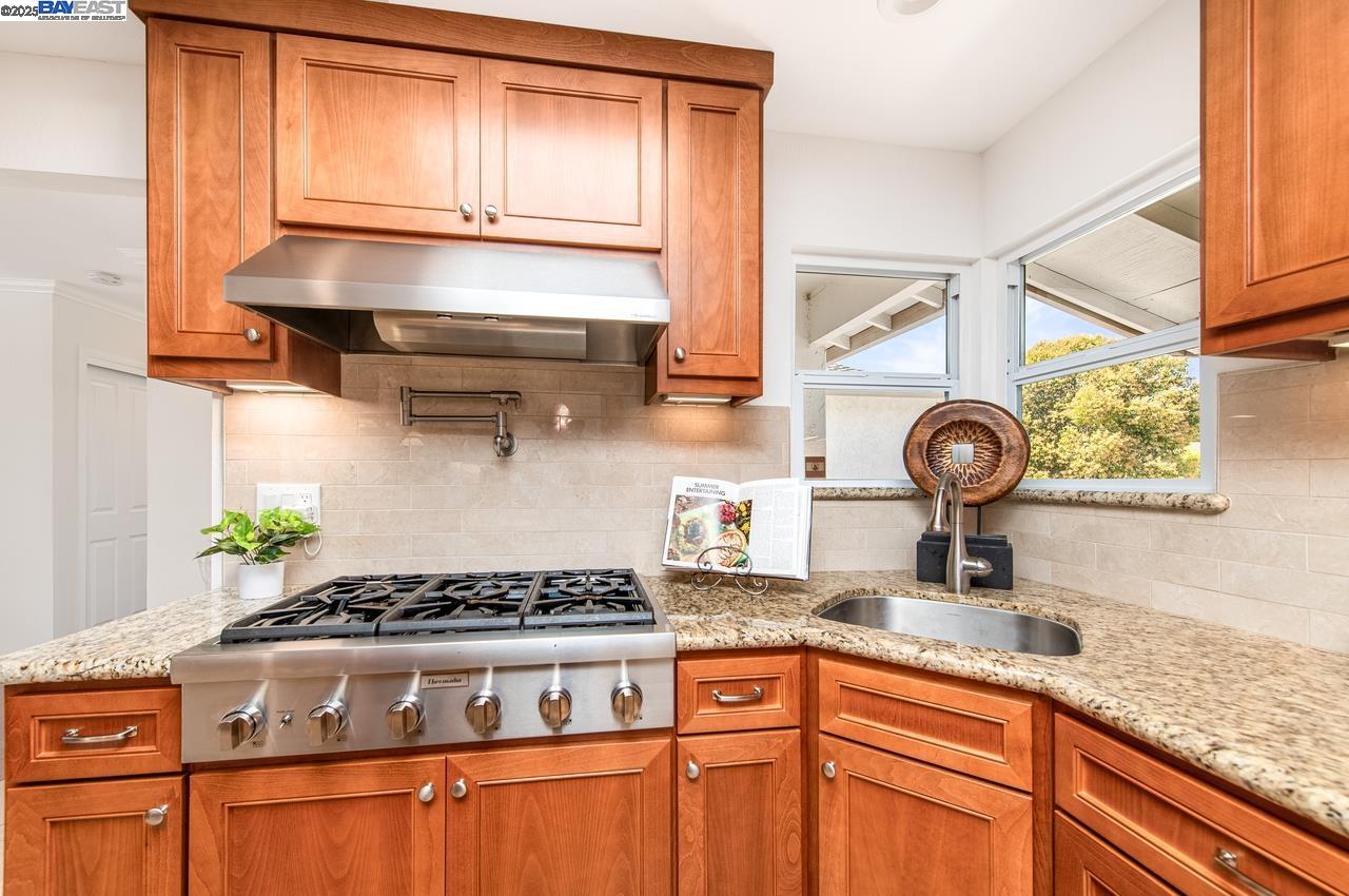 Detail Gallery Image 9 of 41 For 6342 Alvord Way, Pleasanton,  CA 94588 - 4 Beds | 2 Baths