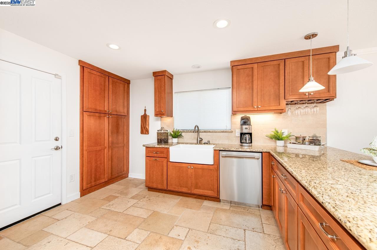 Detail Gallery Image 13 of 41 For 6342 Alvord Way, Pleasanton,  CA 94588 - 4 Beds | 2 Baths
