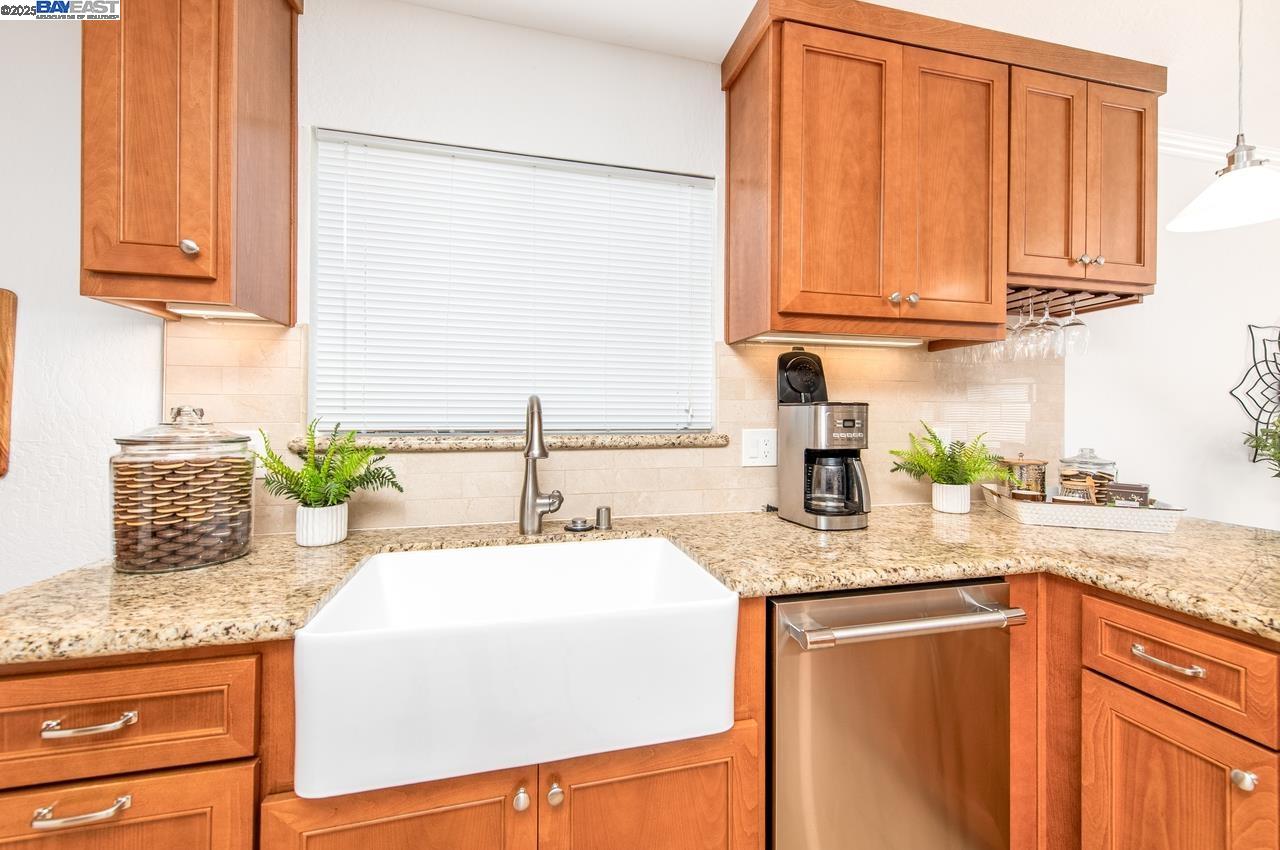 Detail Gallery Image 14 of 41 For 6342 Alvord Way, Pleasanton,  CA 94588 - 4 Beds | 2 Baths