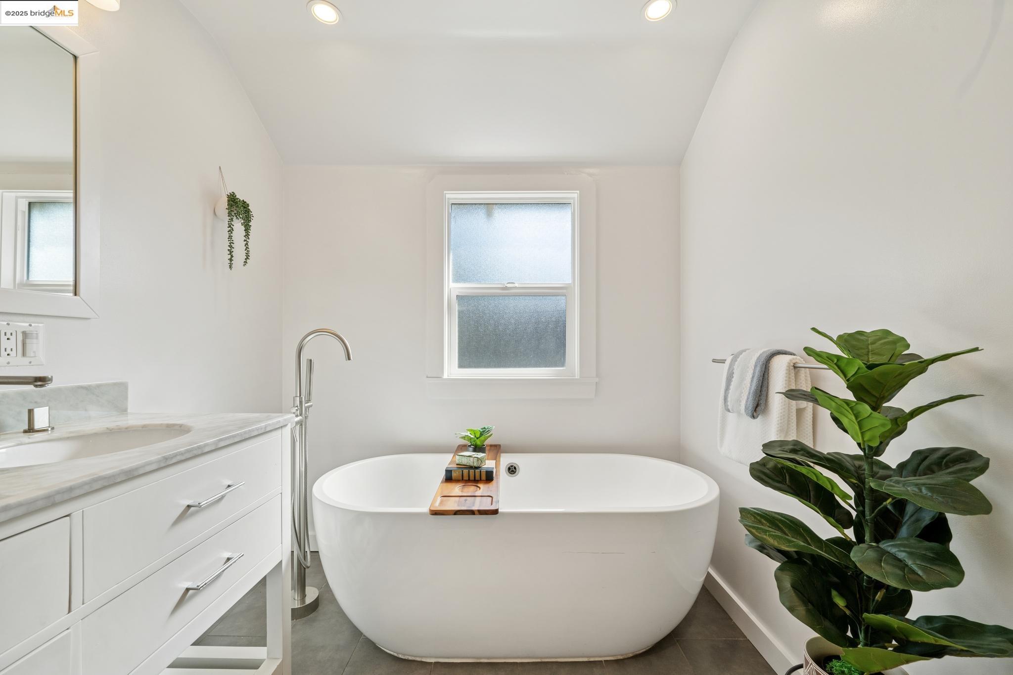 Detail Gallery Image 29 of 35 For 2417 Webster St, Berkeley,  CA 94705 - – Beds | – Baths