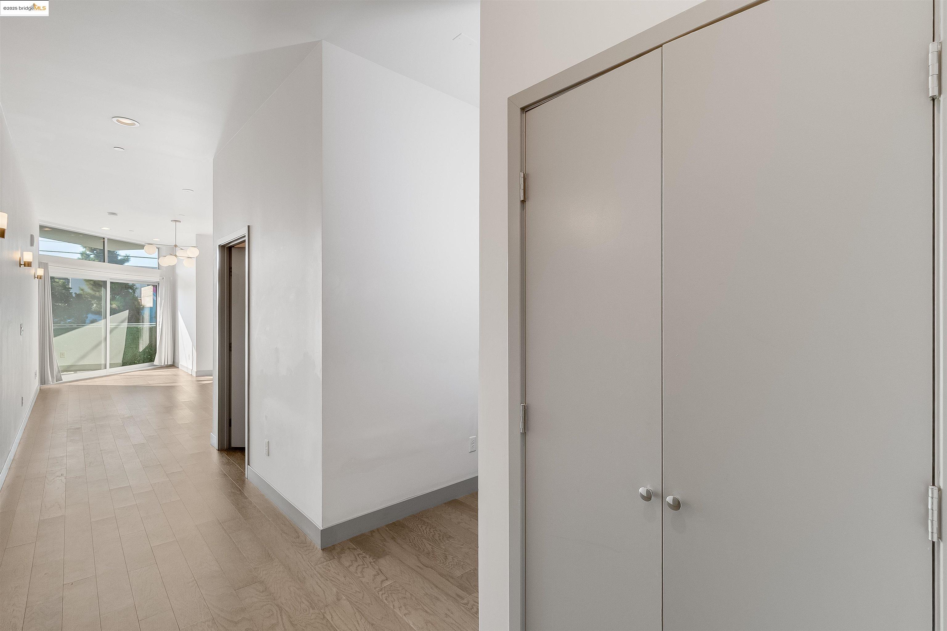 Detail Gallery Image 13 of 56 For 410 Webster St #1,  Oakland,  CA 94607 - 1 Beds | 1 Baths