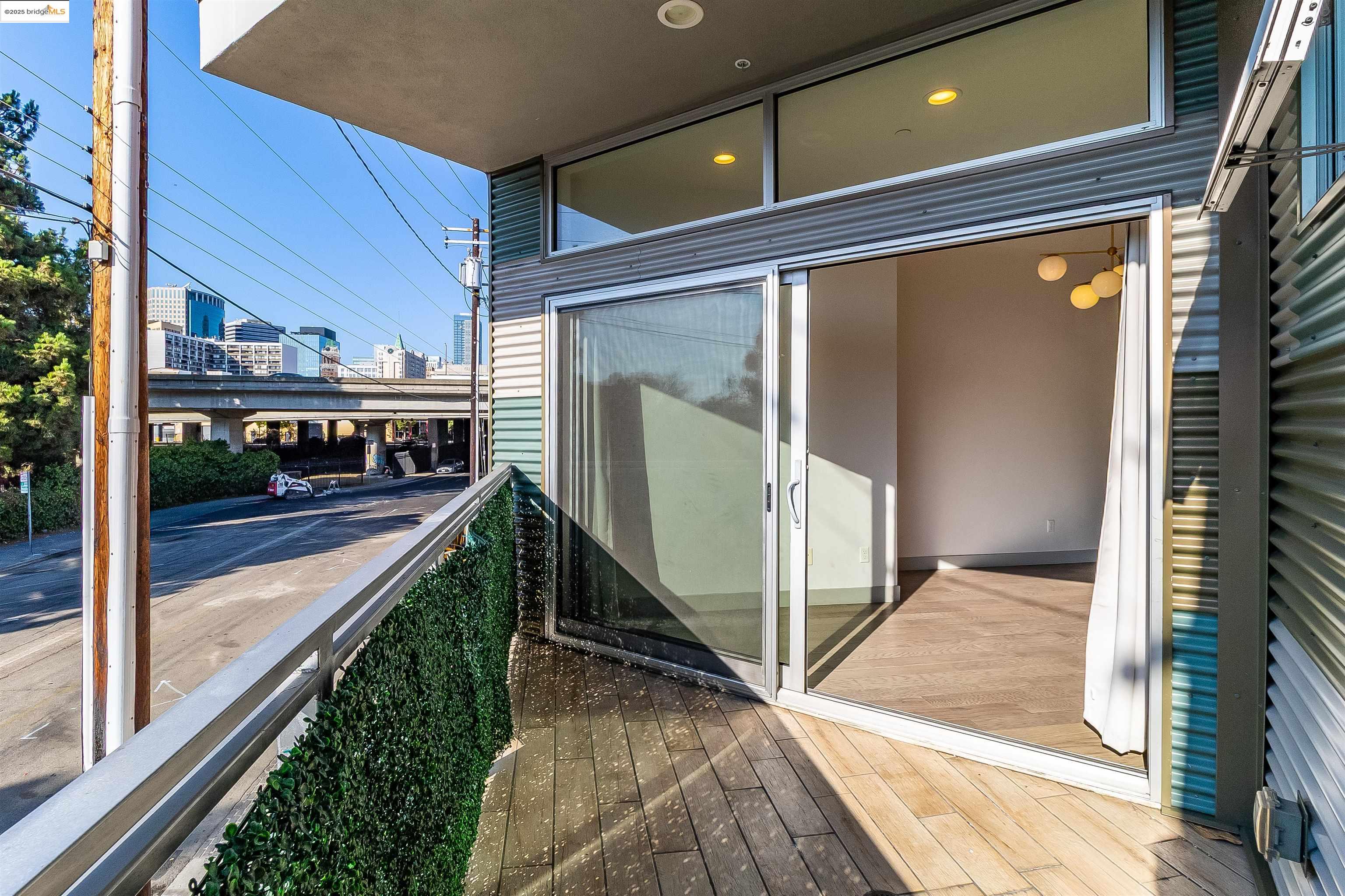 Detail Gallery Image 29 of 56 For 410 Webster St #1,  Oakland,  CA 94607 - 1 Beds | 1 Baths