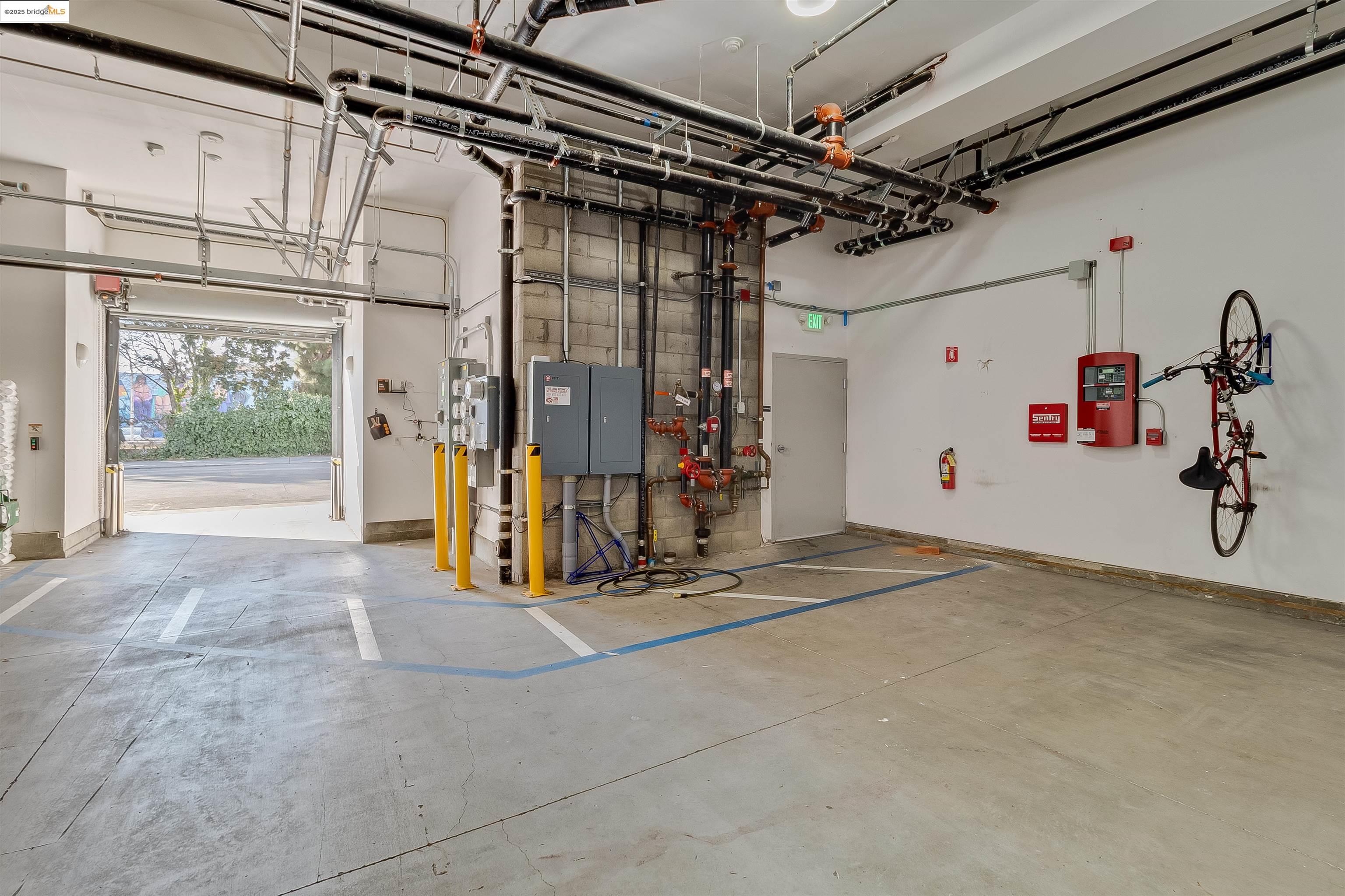 Detail Gallery Image 34 of 56 For 410 Webster St #1,  Oakland,  CA 94607 - 1 Beds | 1 Baths