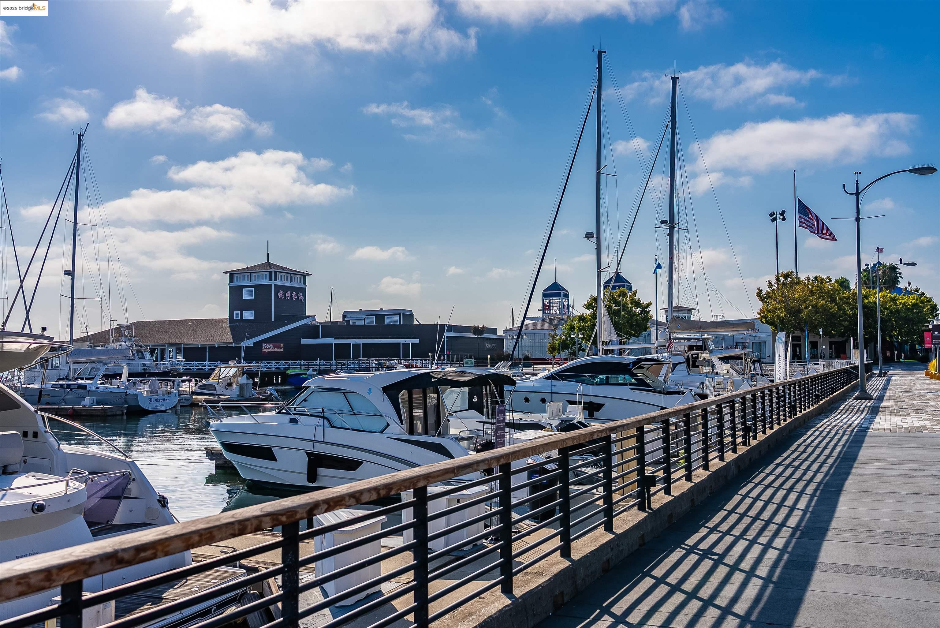 Detail Gallery Image 39 of 56 For 410 Webster St #1,  Oakland,  CA 94607 - 1 Beds | 1 Baths