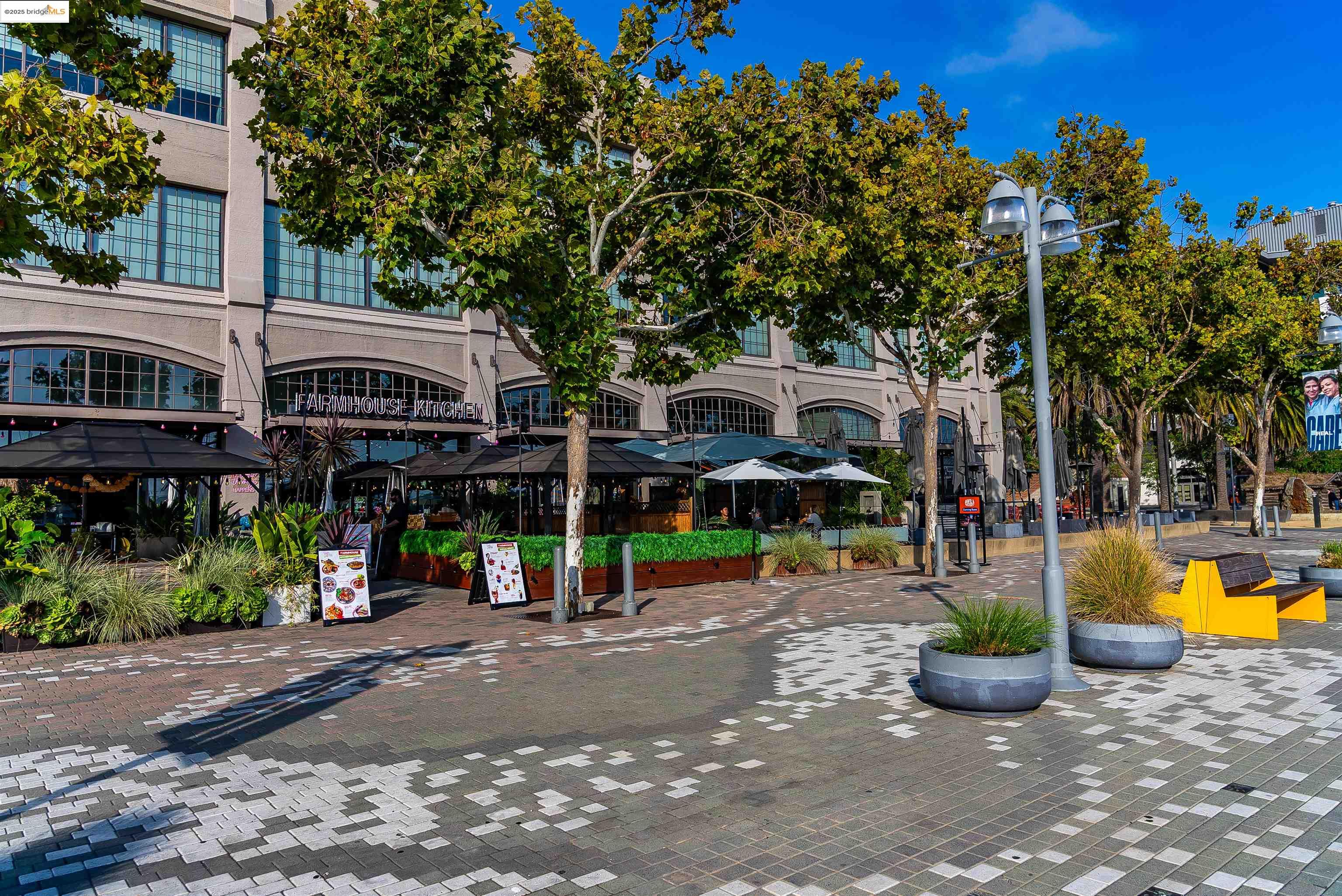 Detail Gallery Image 49 of 56 For 410 Webster St #1,  Oakland,  CA 94607 - 1 Beds | 1 Baths